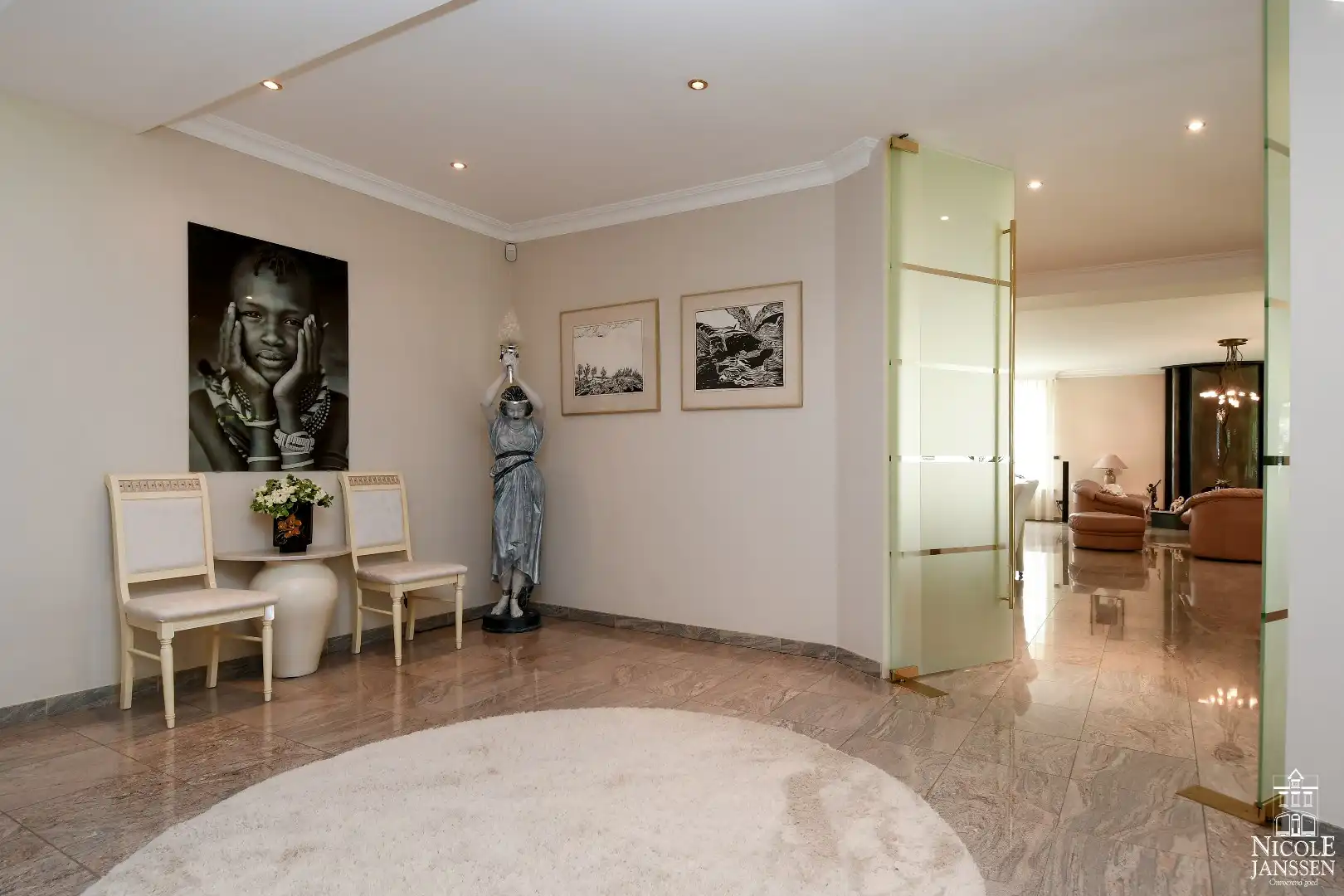 Gelijkvloers luxe appartement van ca. 271m² met royaal terras dichtbij het centrum van Maaseik.  foto 4