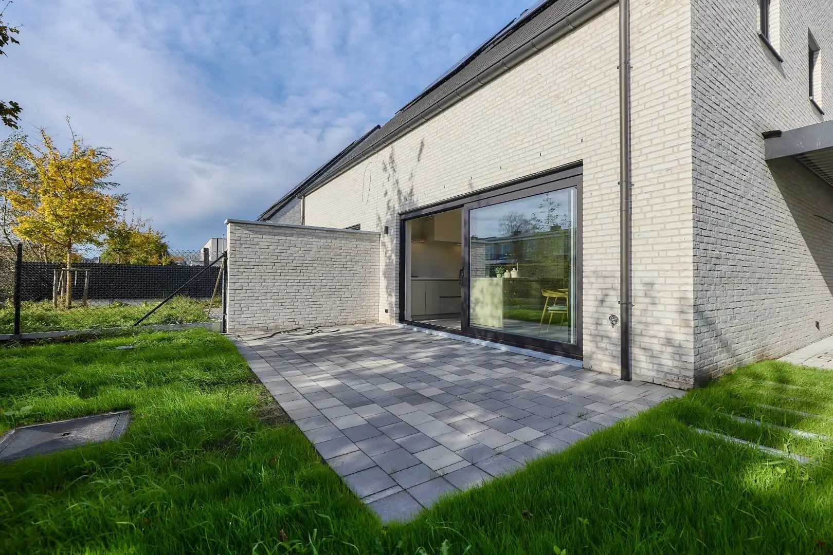 Volledig afgewerkte halfopen bebouwing met 4 slpk’s te koop foto 17