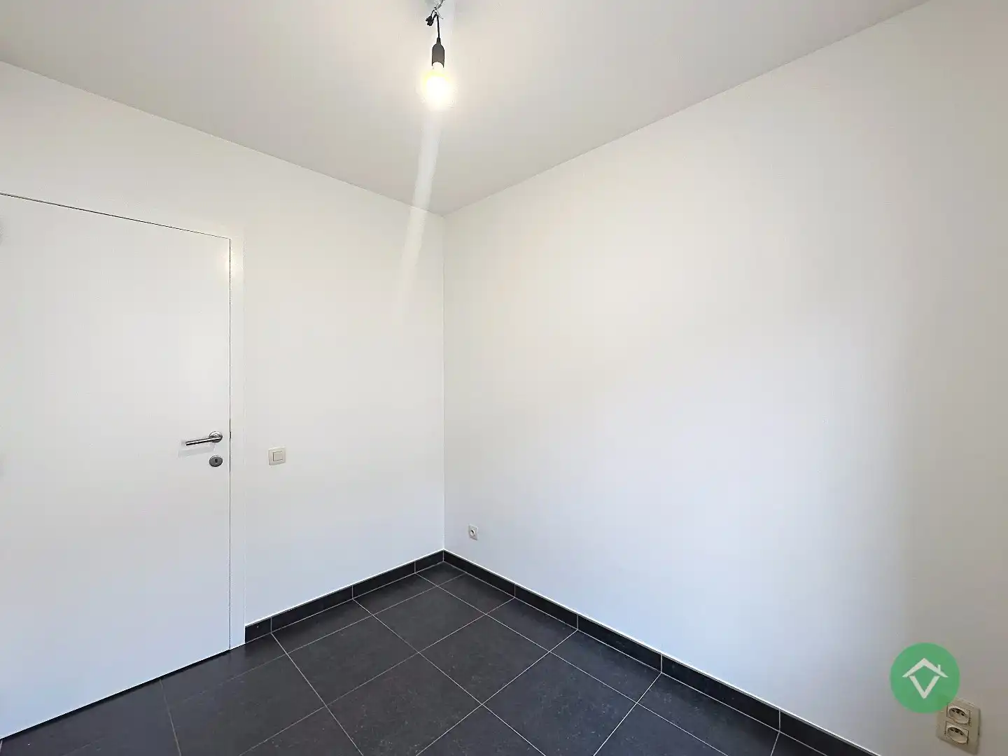 Instapklaar gelijkvloers appartement met staanplaats te Gistel foto 21