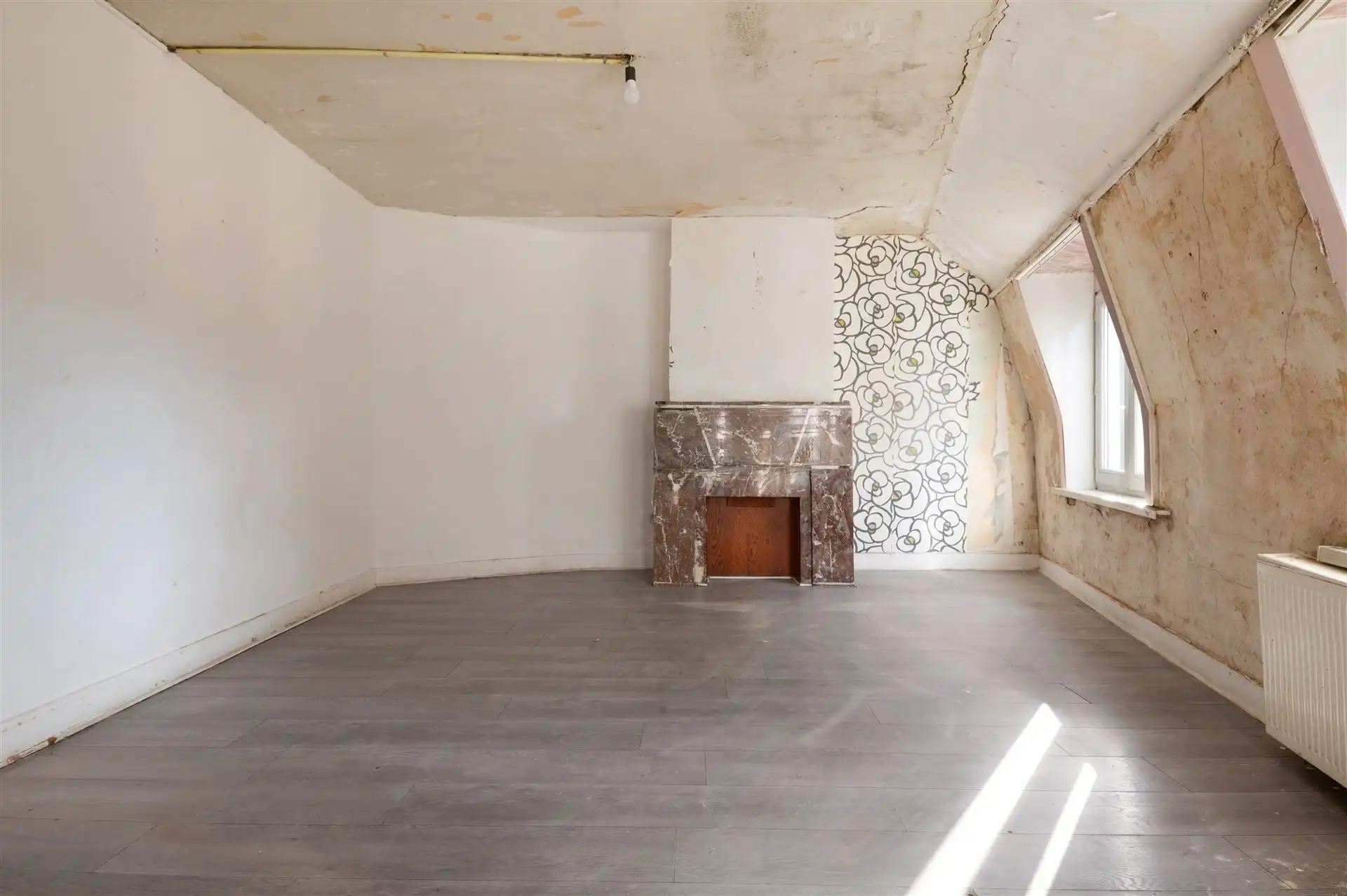 Renovatiepand met mogelijkheid tot 5 slpks op topligging! foto 9