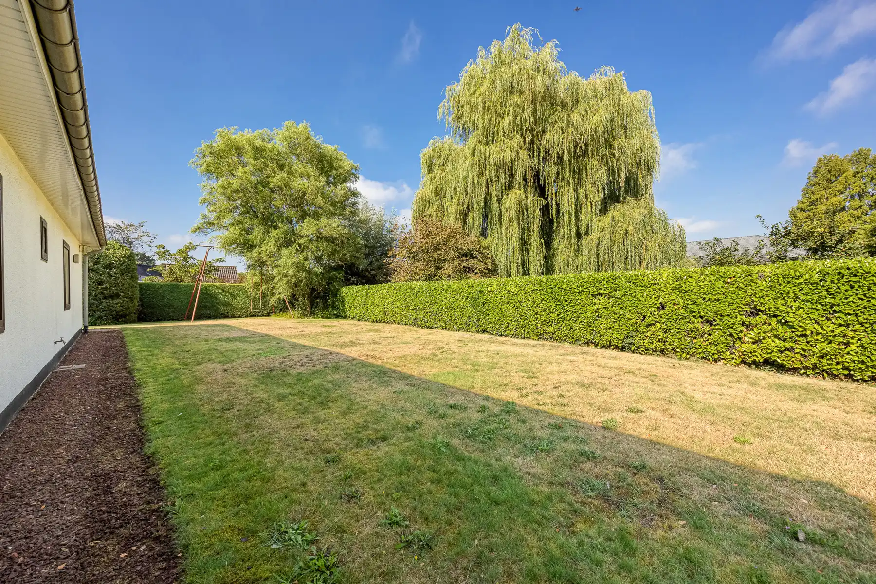 Te renoveren gelijkvloerse woning op ca. 1400 m² foto 19