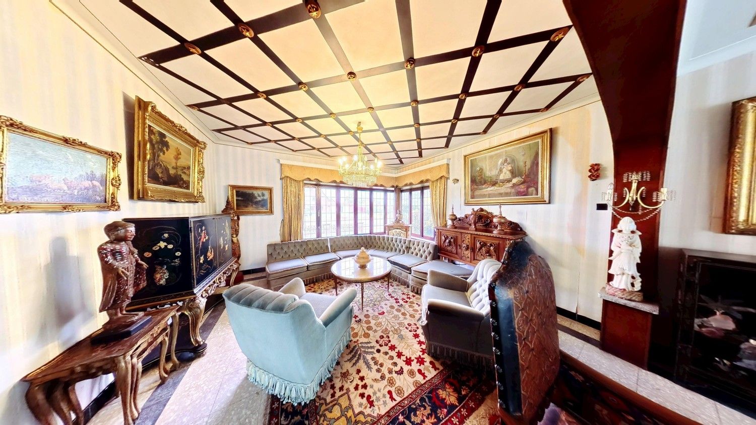 🏡 Te koop: te renoveren ruime villa – unieke opportuniteit in Elst! foto 4