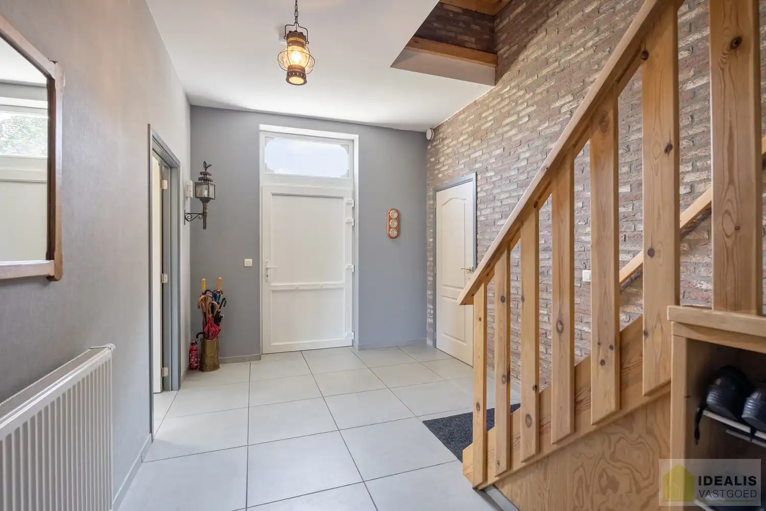 ZEER RUIM OPGEZETTE (481m²!) EN KNAP AFGEWERKTE EENGEZINSWONING OP RUSTIGE LOCATIE MET MAAR LIEFST 8!! SLAAPKAMERS foto 7