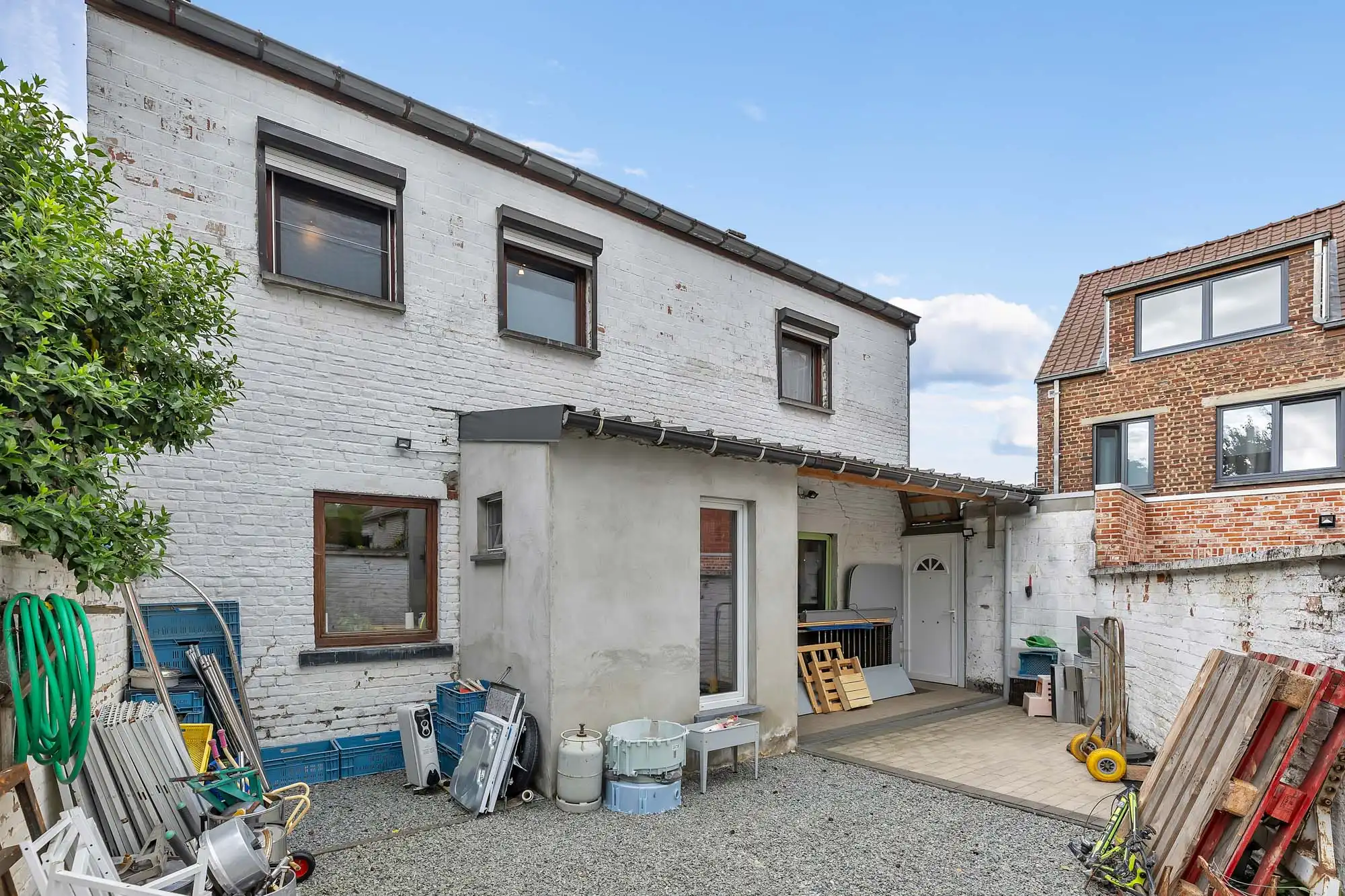 Instapklare woning met ruime garage/opslagplaats foto 19