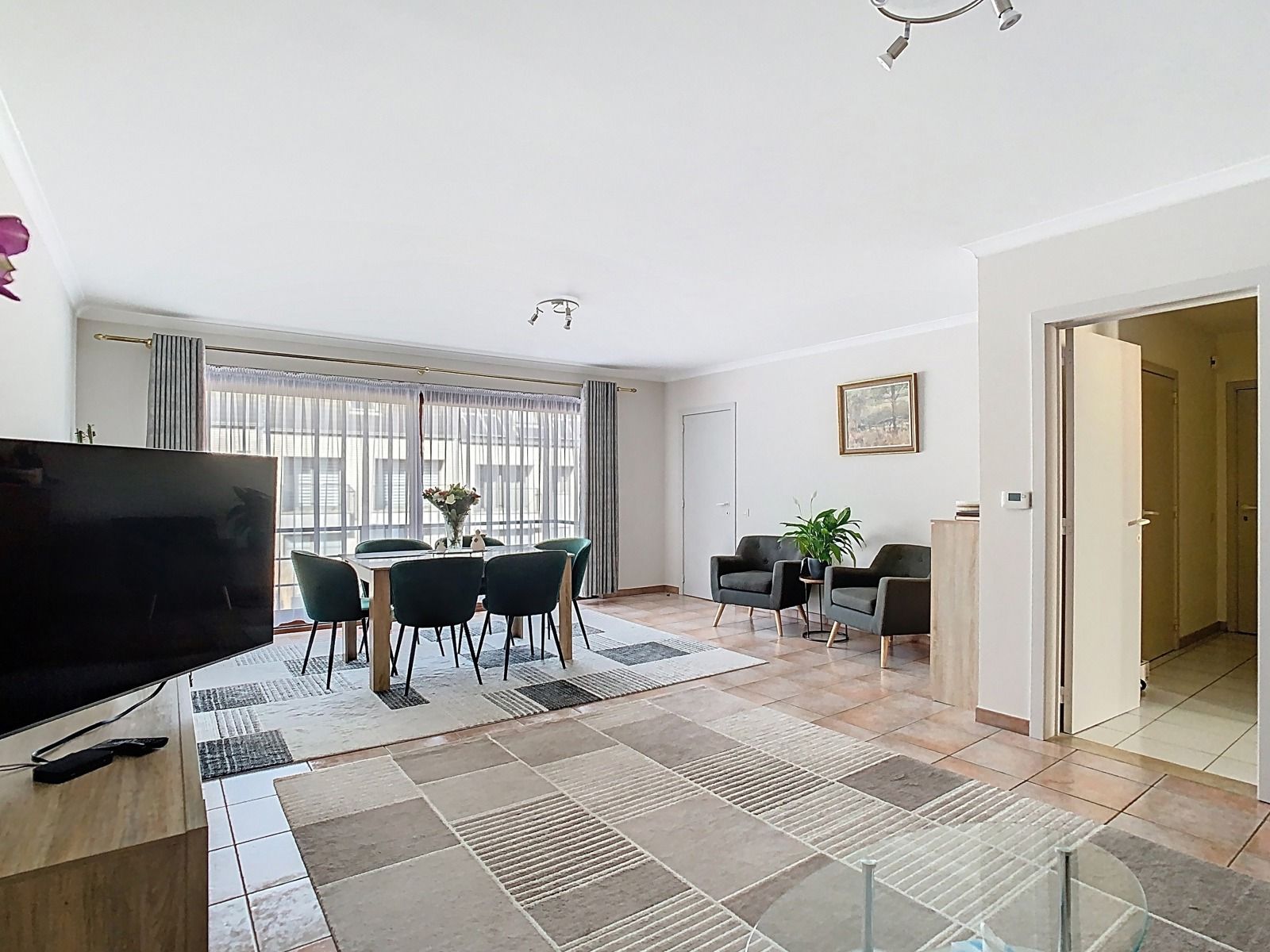 Mooi Appartement met 2 SLPK én Garage in het Rustige Welle! foto 2