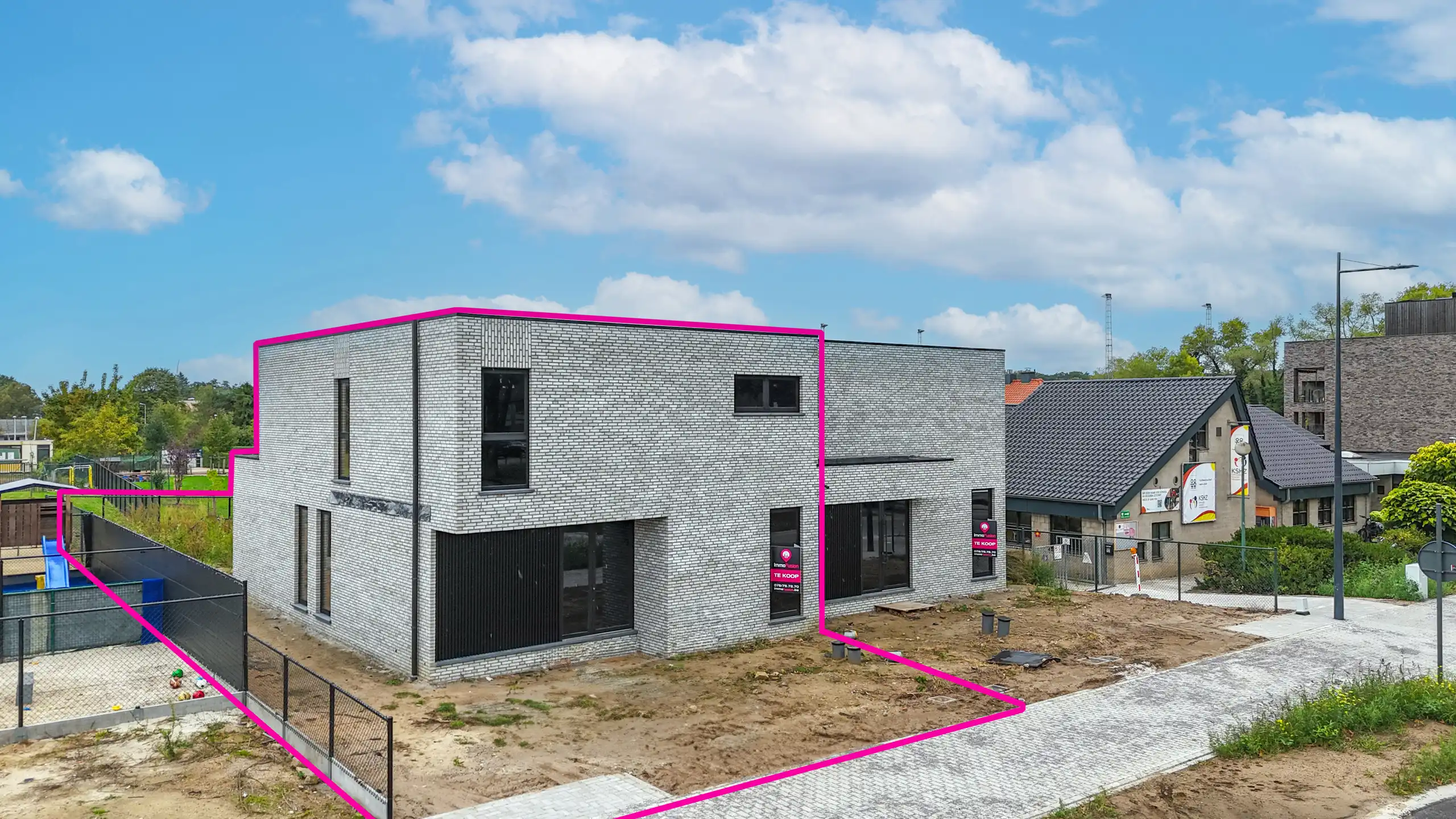 Moderne casco woning met 4slpks en bureauruimte in Boekt! foto 2