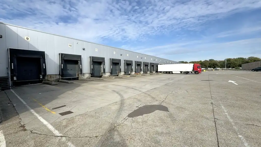 Opslagruimte te huur op logistieke site te Willebroek foto 2