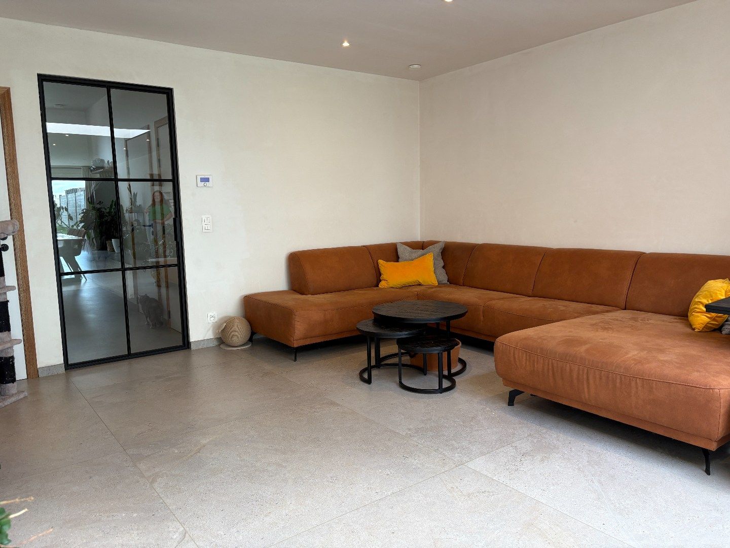 Prachtig gerenoveerde rijwoning met 3 slaapkamers! foto 2