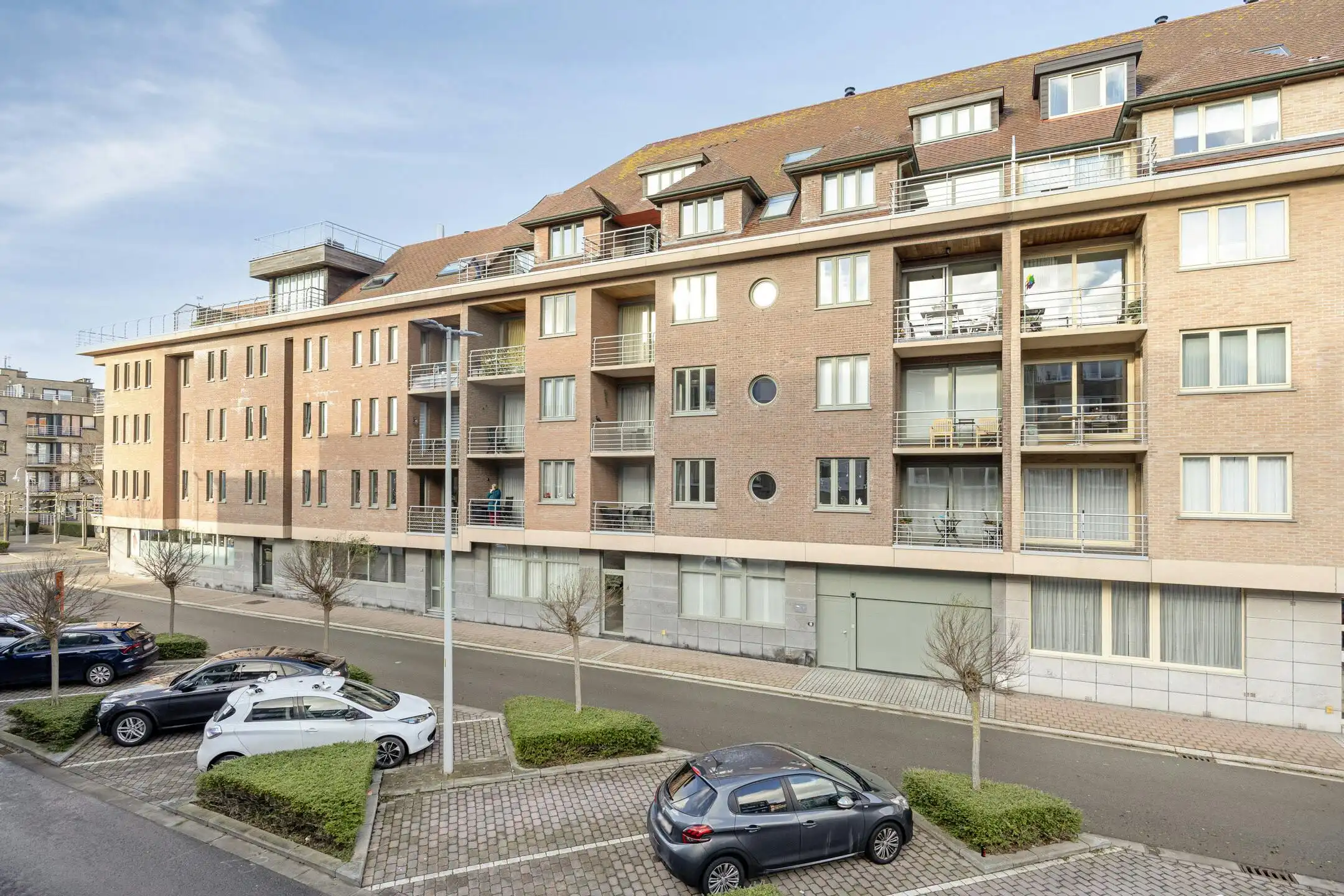 Lichtrijk duplex appartement te koop in Blankenberge foto {{pictureIndex}}