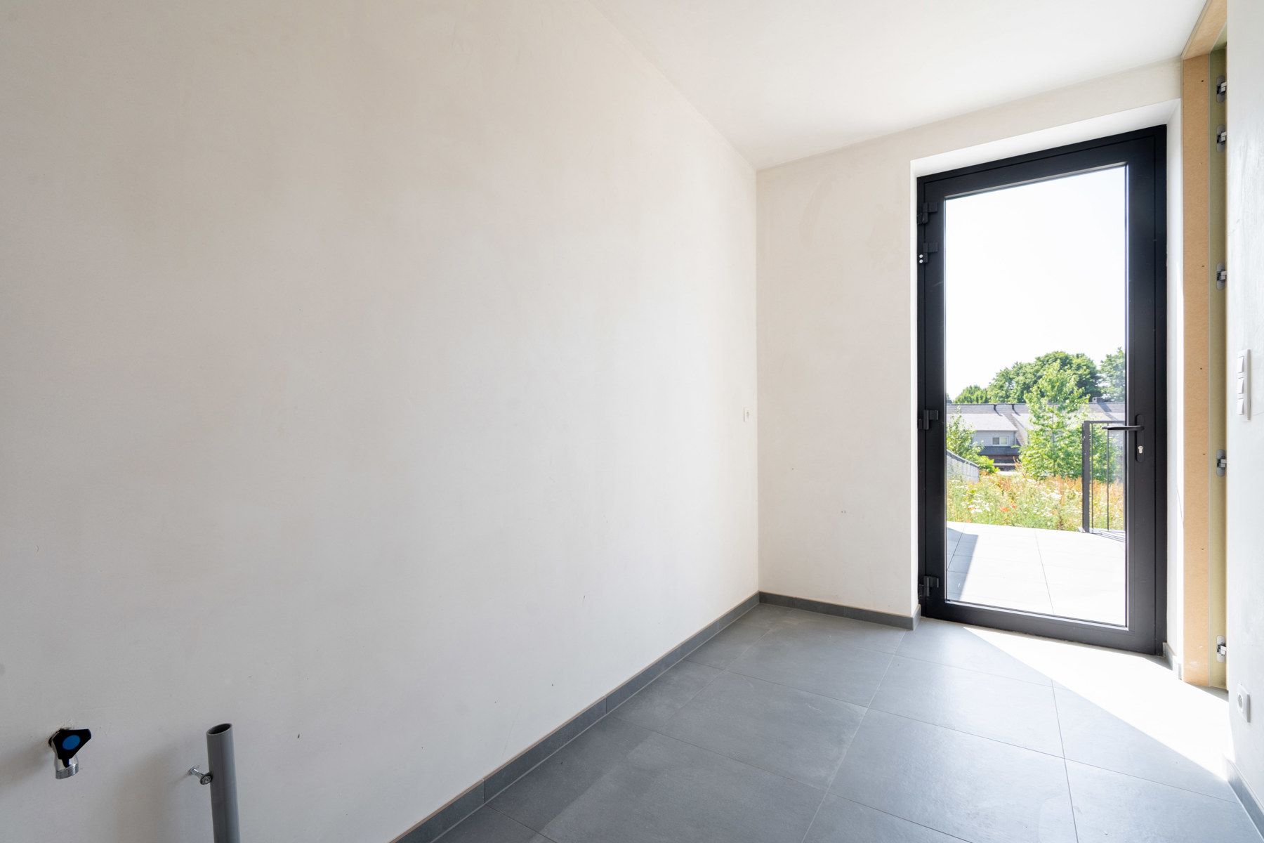 Prachtige nieuwbouwwoning in heel rustige straat te huur! foto 13