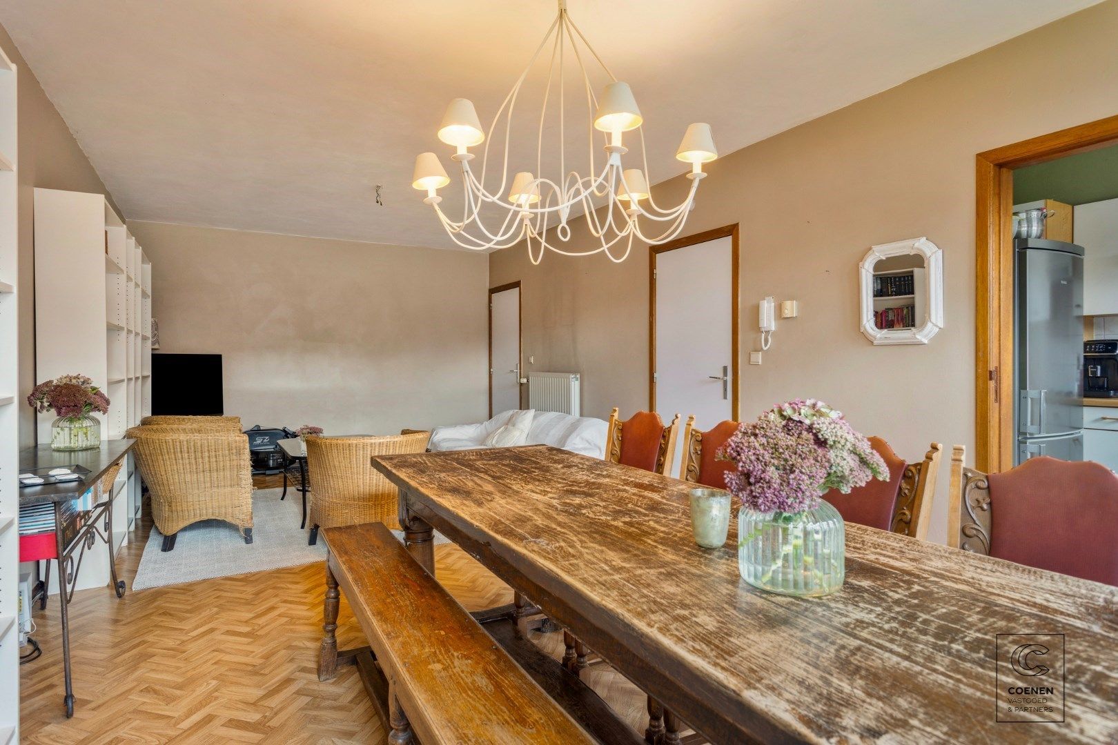 Praktisch appartement van 96m² met 2 slpk's, tuin INCLUSIEF garagebox op centrale locatie te Brecht! foto 4