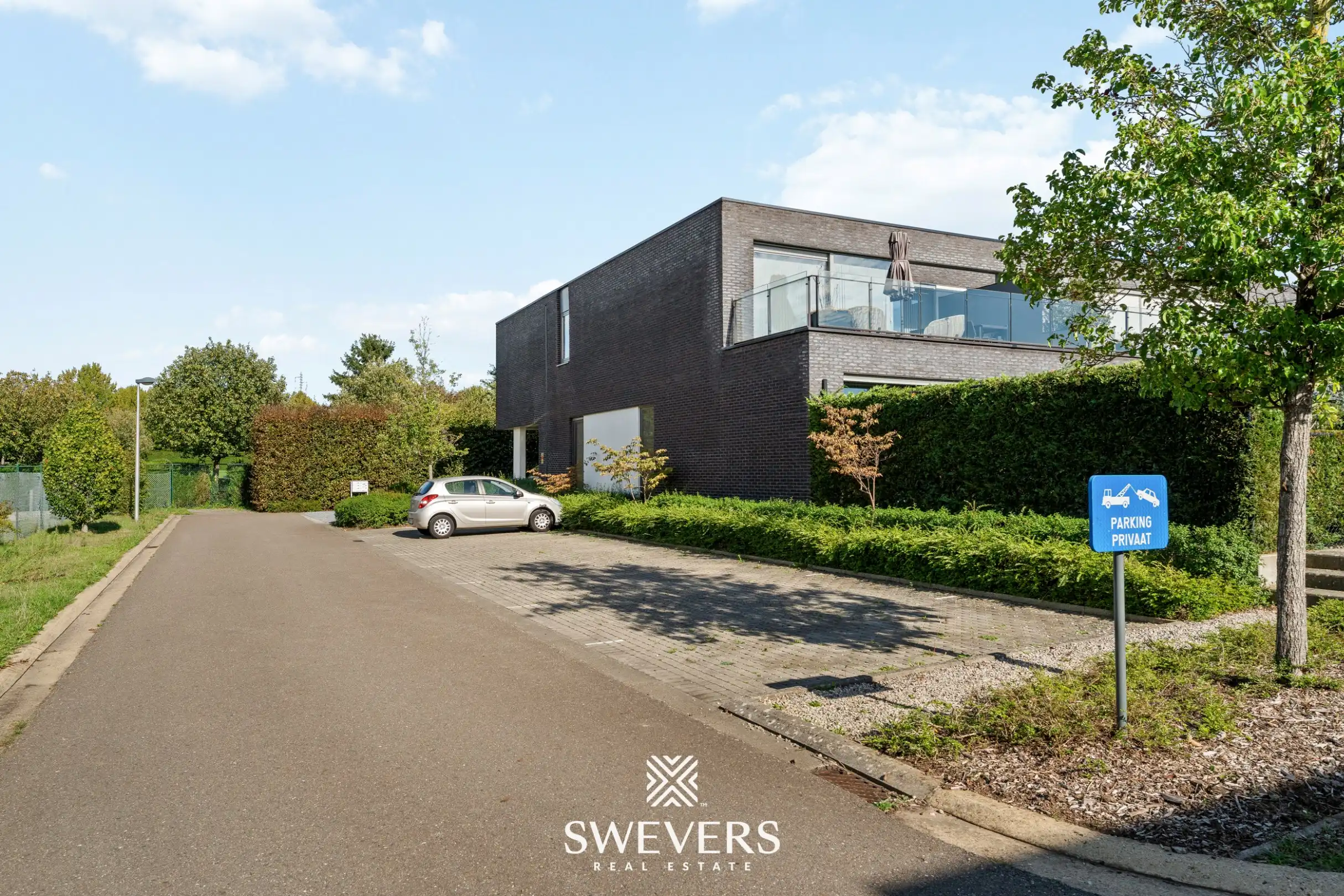 Instapklaar appartement met ruim terras en twee autostaanplaatsen in doodlopende straat foto 26