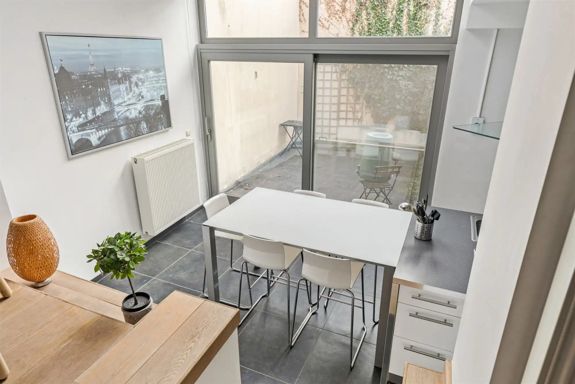 Bemeubelde woning nabij Vismarkt foto 7