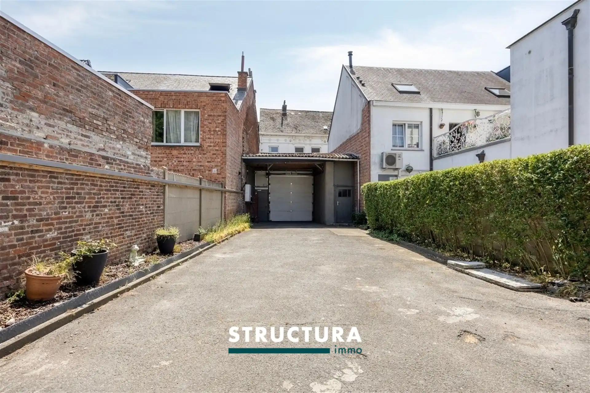 Prachtige woning met ruime loods foto 41