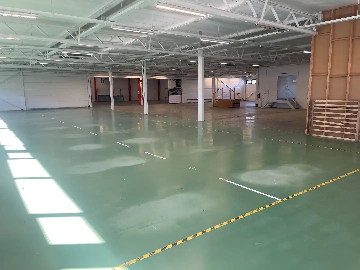 Industriële multifunctionele bedrijfsruimte van 1500m² in Hasselt met 2080 m² perceeloppervlakte en 50.00 parkeerplaatsen foto 20