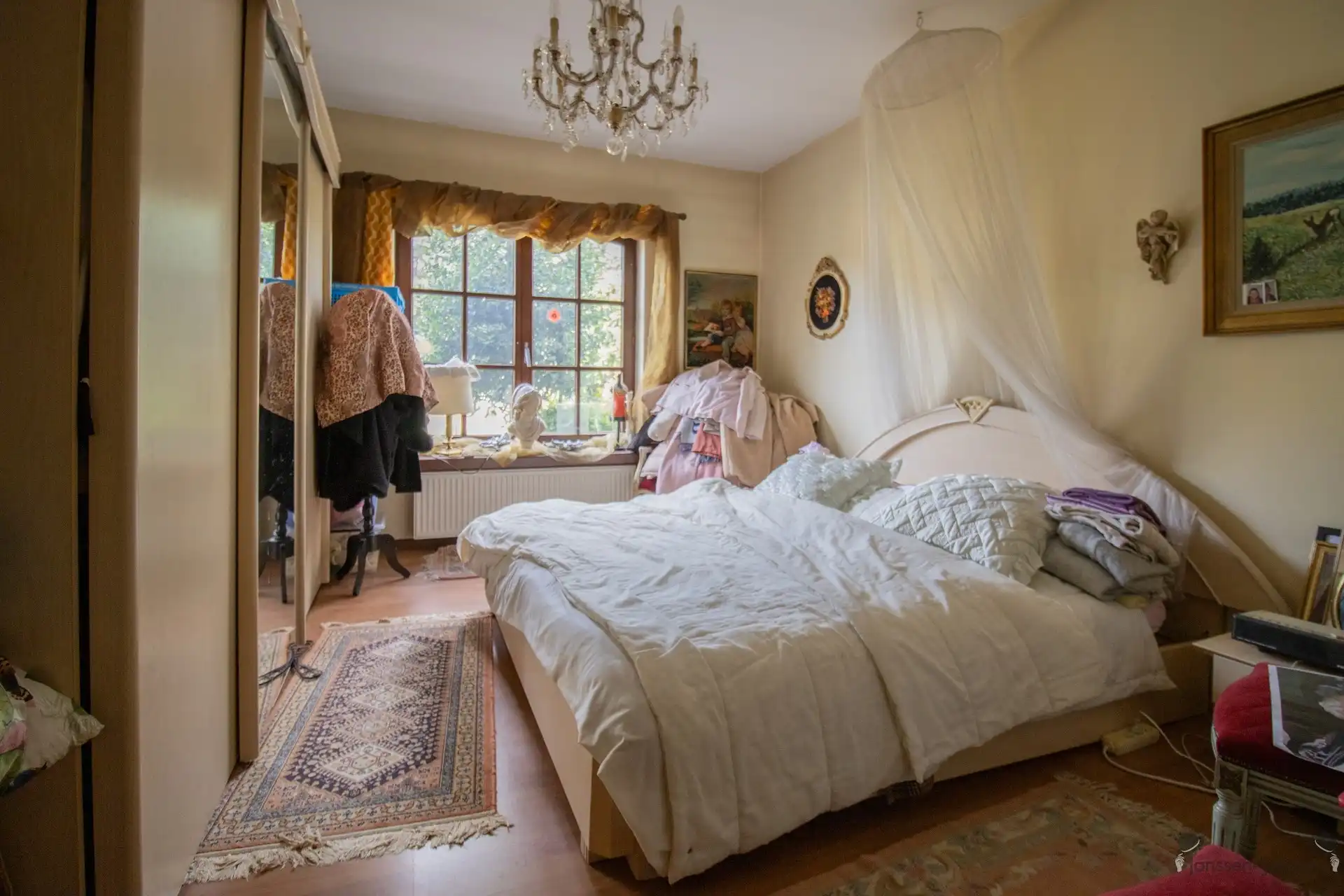 Ruime op te frissen villa met 2 keukens, 2 badkamers en min. 5 slaapkamers op 1.157 m² foto 19