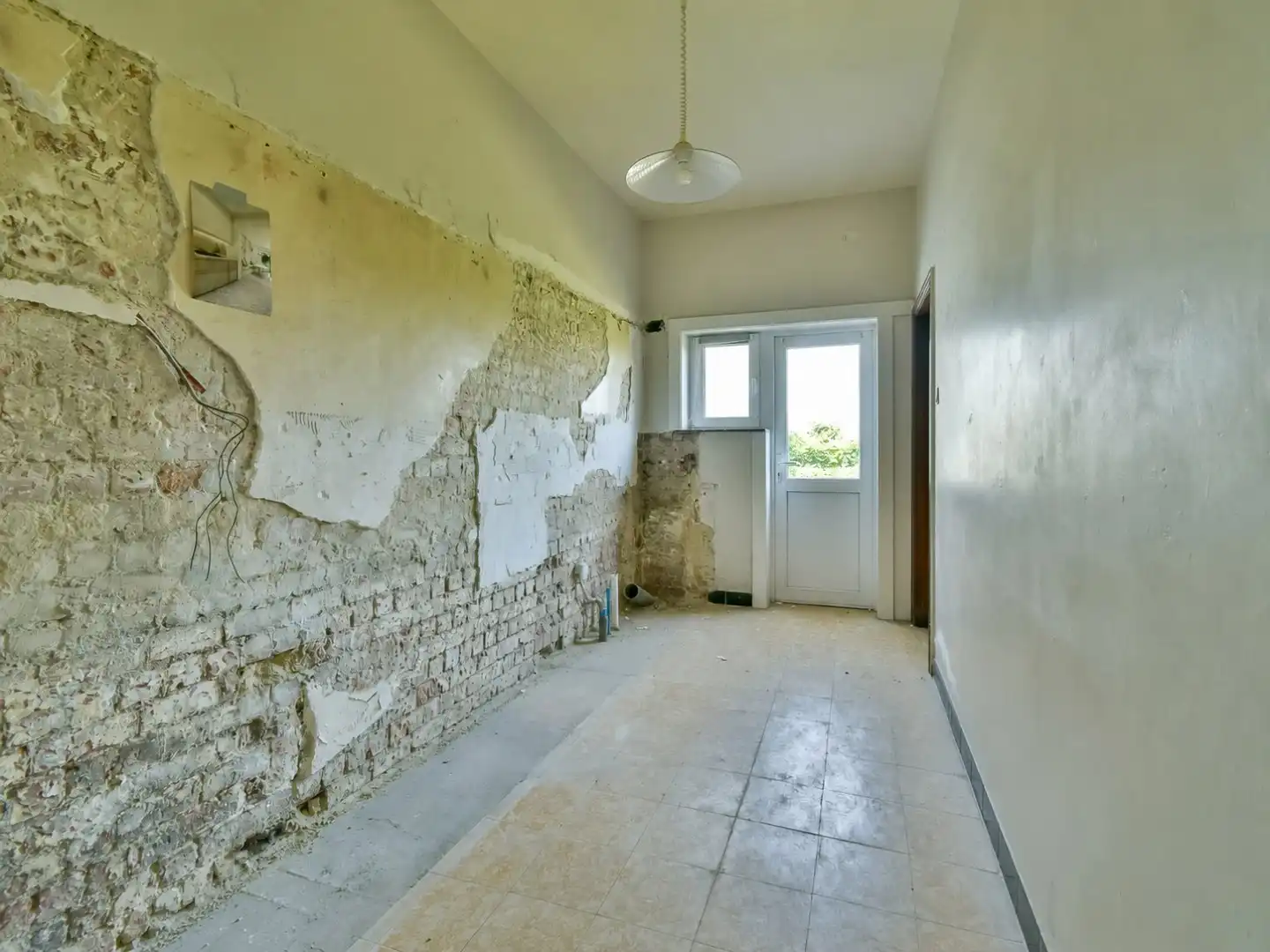 Woning met renovatiepotentieel! foto 5