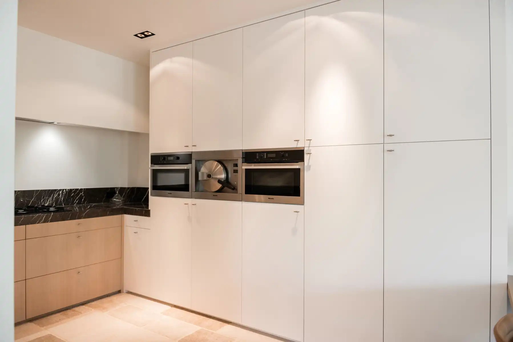 Exclusieve instapklare woning met zwembad en open groenzicht foto 12