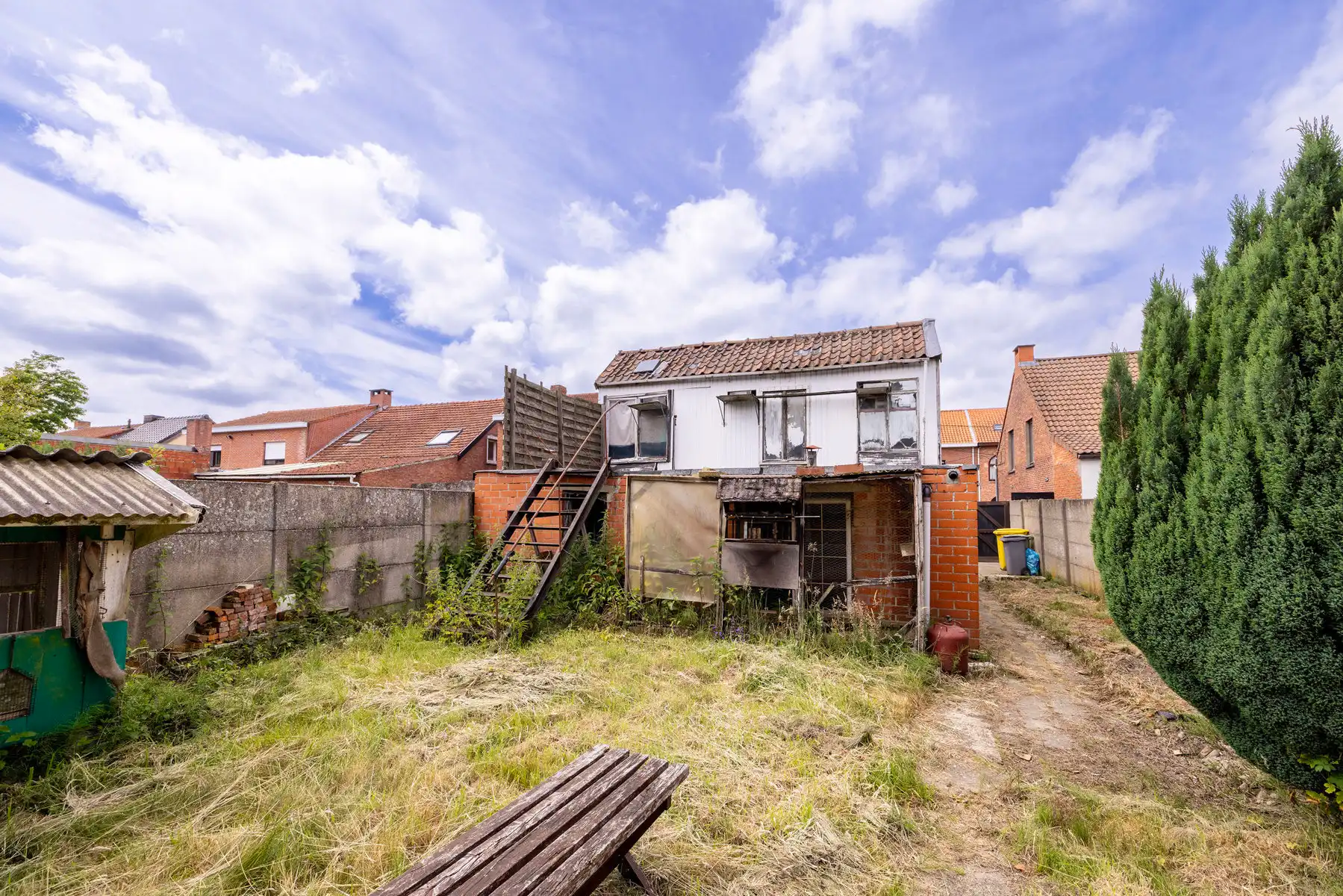 Volledig te renoveren woning met 2 slpks en garage op 540m2 foto 17