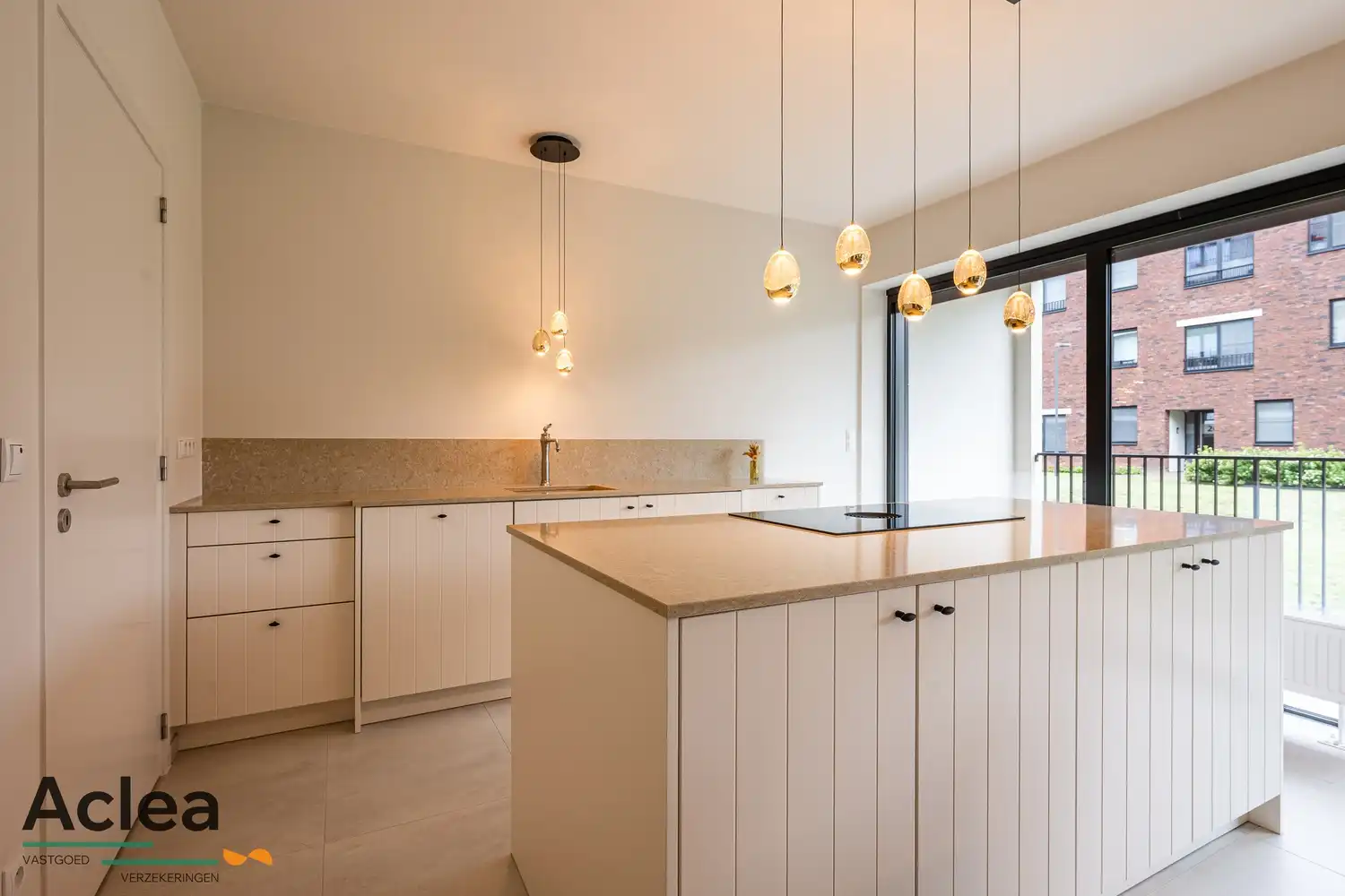 Hoogwaardig afgewerkt appartement met garage en ruim terras foto 3