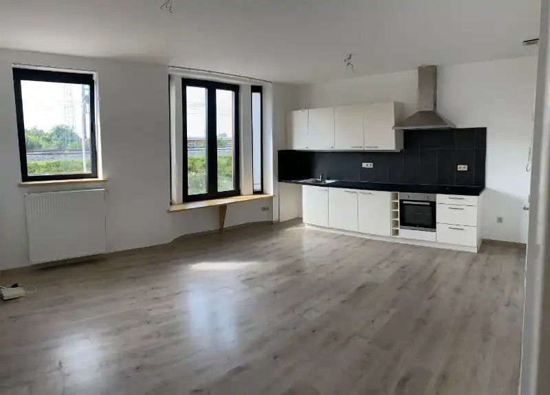 --- NIEUW --- Gerenoveerd en energiezuinig 1-slaapkamerappartement met ruim terras op toplocatie nabij Sint-Pietersstation! foto 3