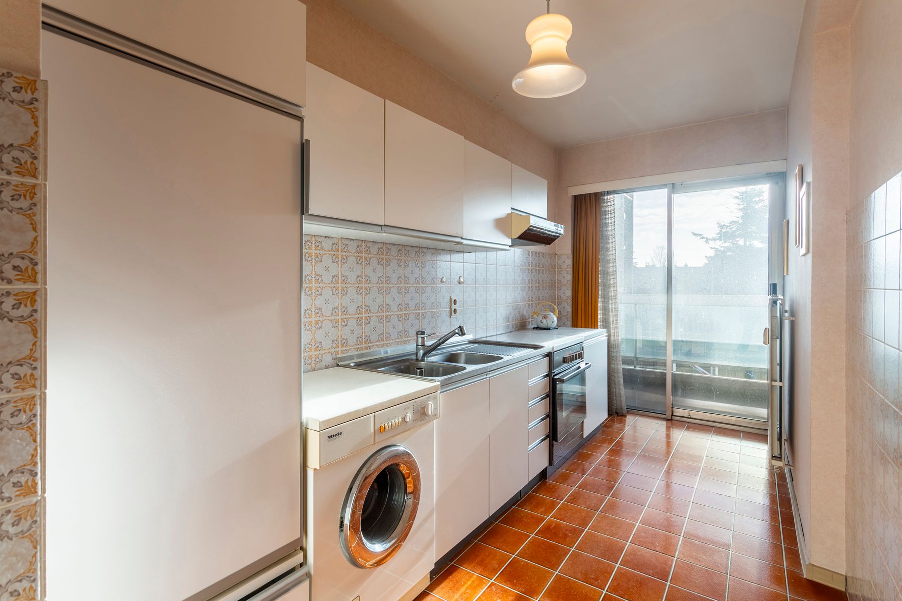 Lichtrijk appartement in het groen met renovatiepotentieel foto 6