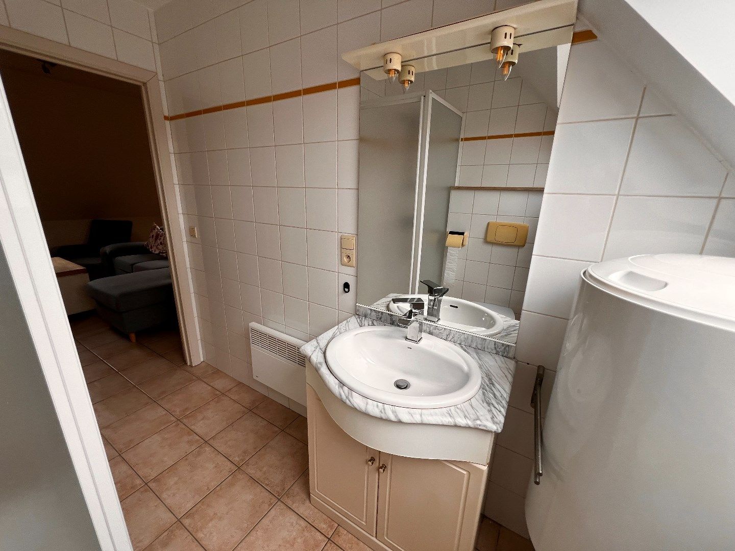 GEZELLIG GEMEUBELD APPARTEMENT MET 1 SLAAPKAMER IN CENTRUM IEPER foto 9