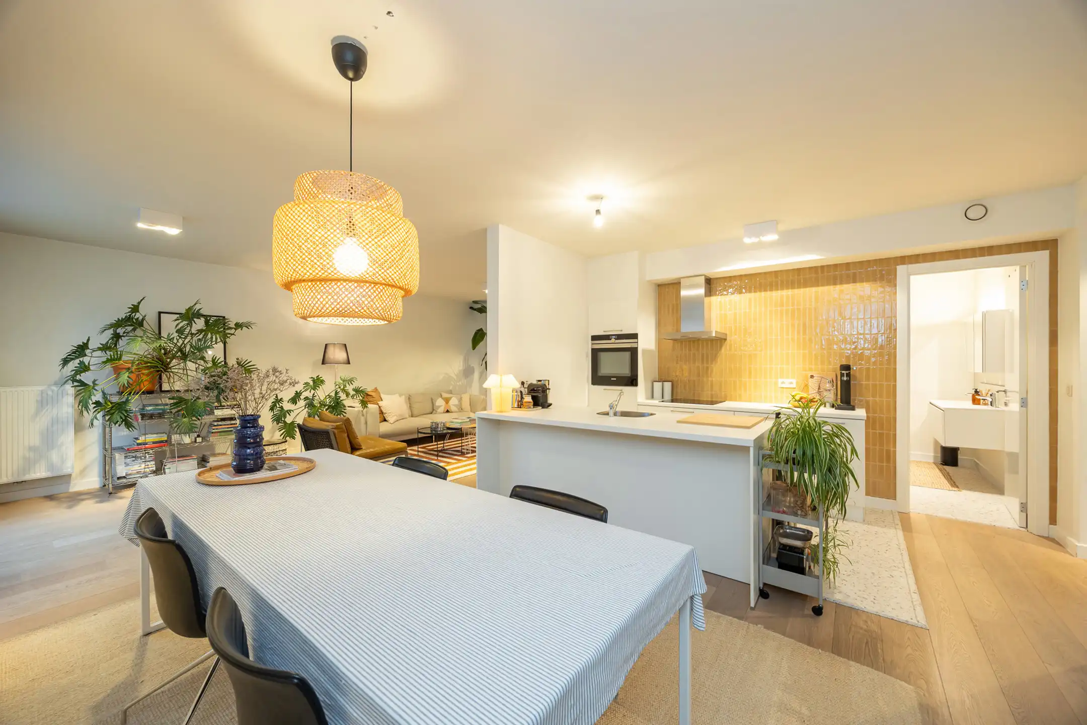 Modern en lichtrijk appartement met twee terrassen foto 6