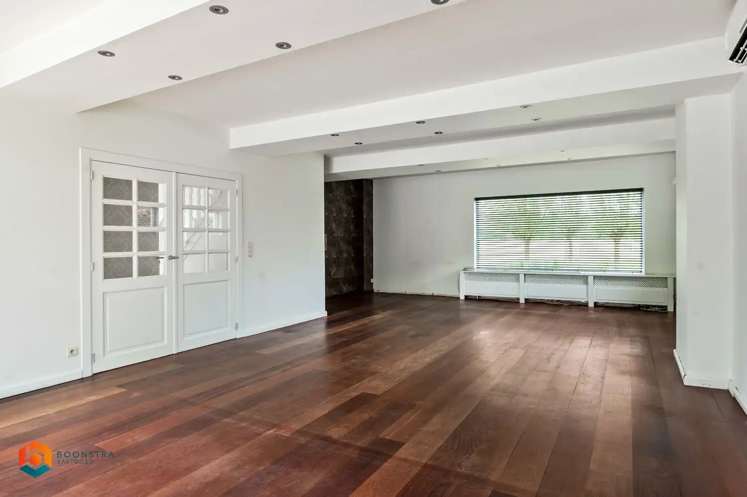 Woning met 3 slpkrs, tuin en zwembad foto 2