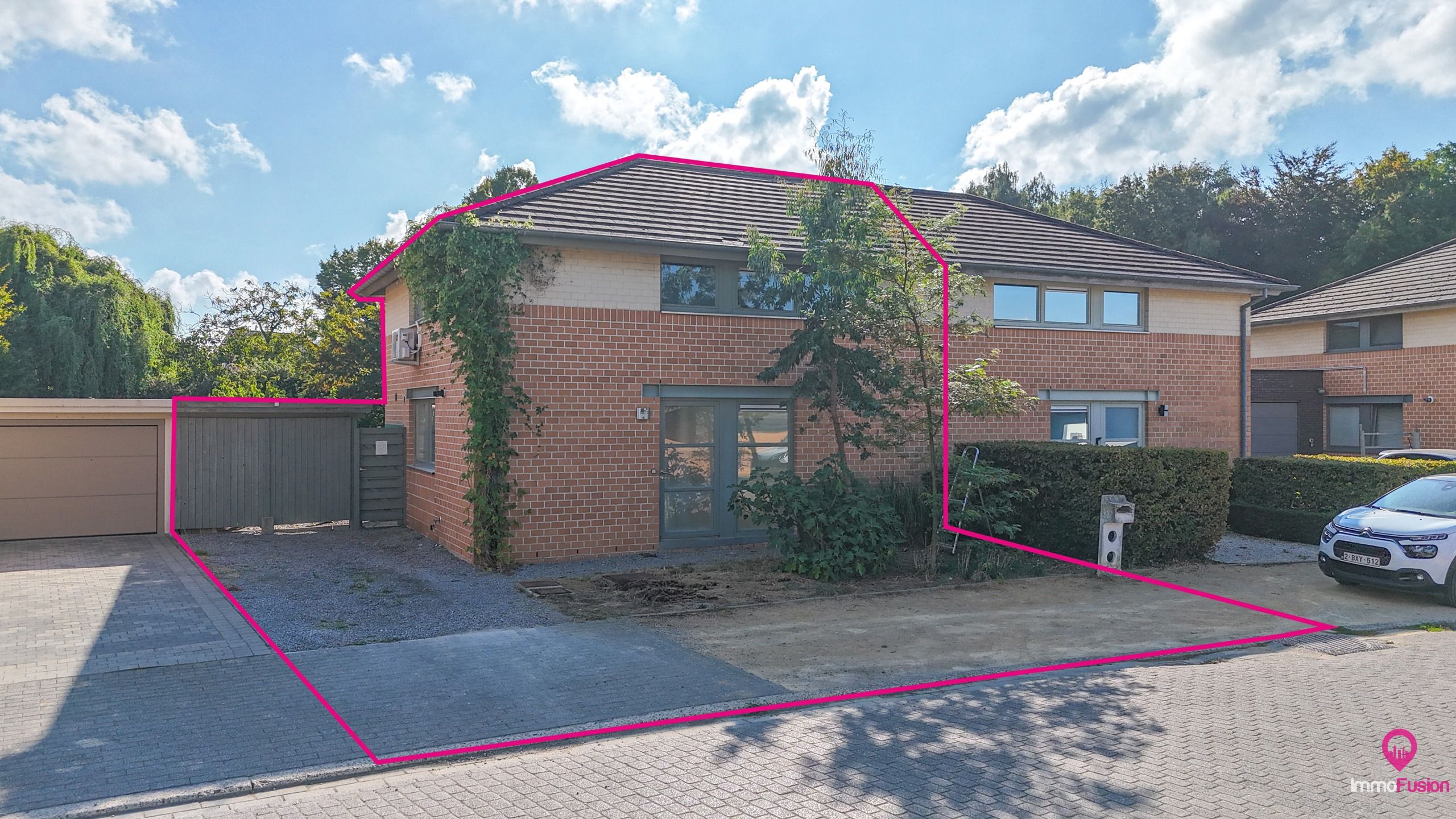 Te renoveren woning met grote tuin in doodlopende straat! foto 2