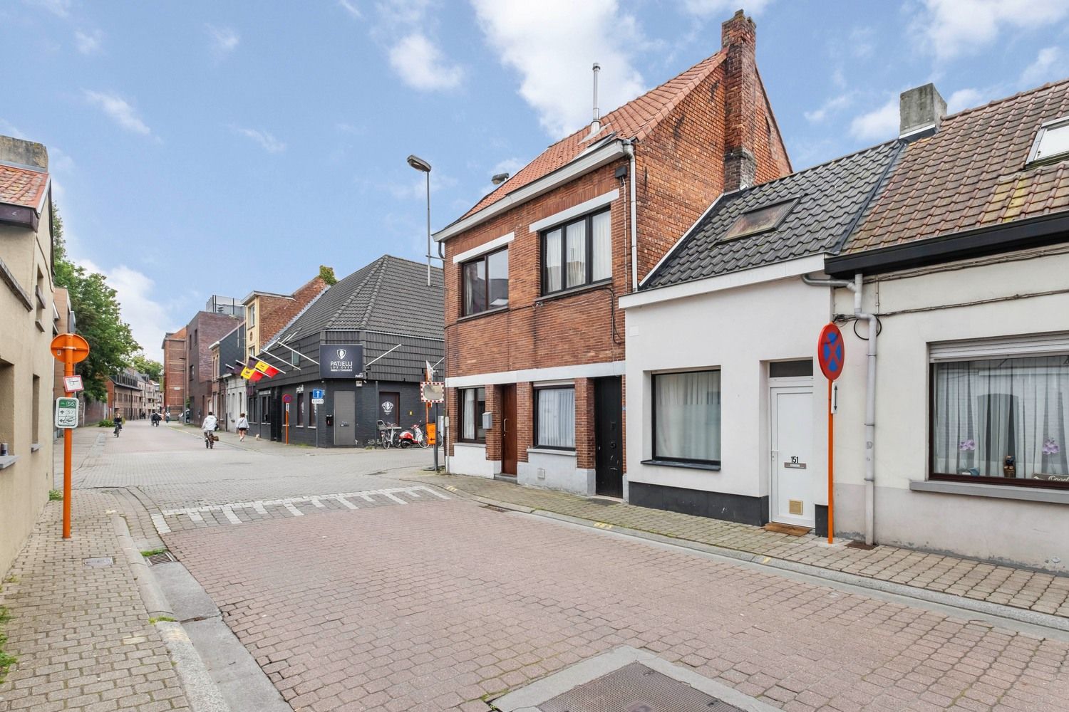 Deels gerenoveerde stadswoning met 2 slaapkamers foto 3