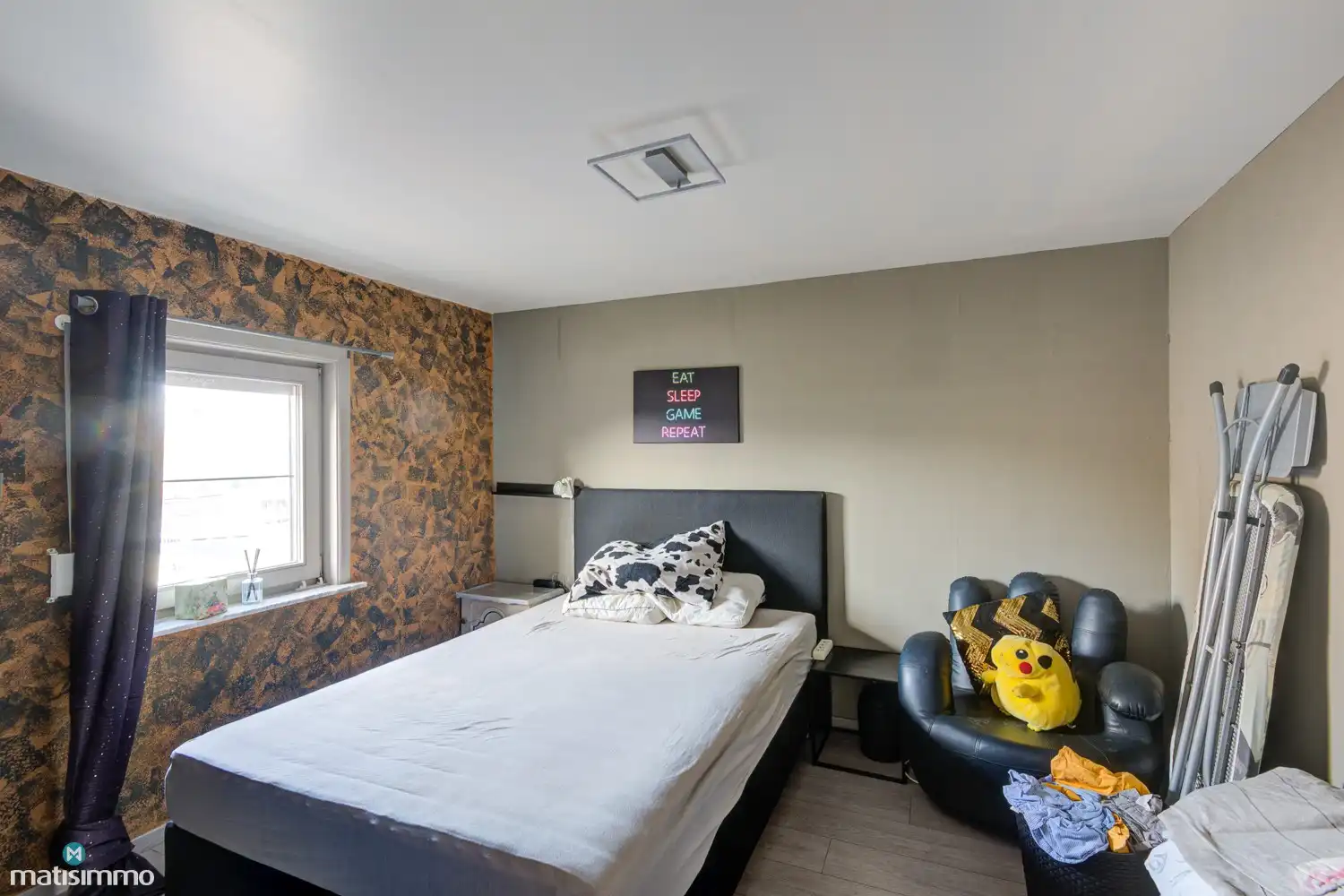 GERENOVEERDE, INSTAPKLARE VRIJSTAANDE WONING MET 3 SLAAPKAMERS IN NEEROETEREN (MAASEIK) foto 16