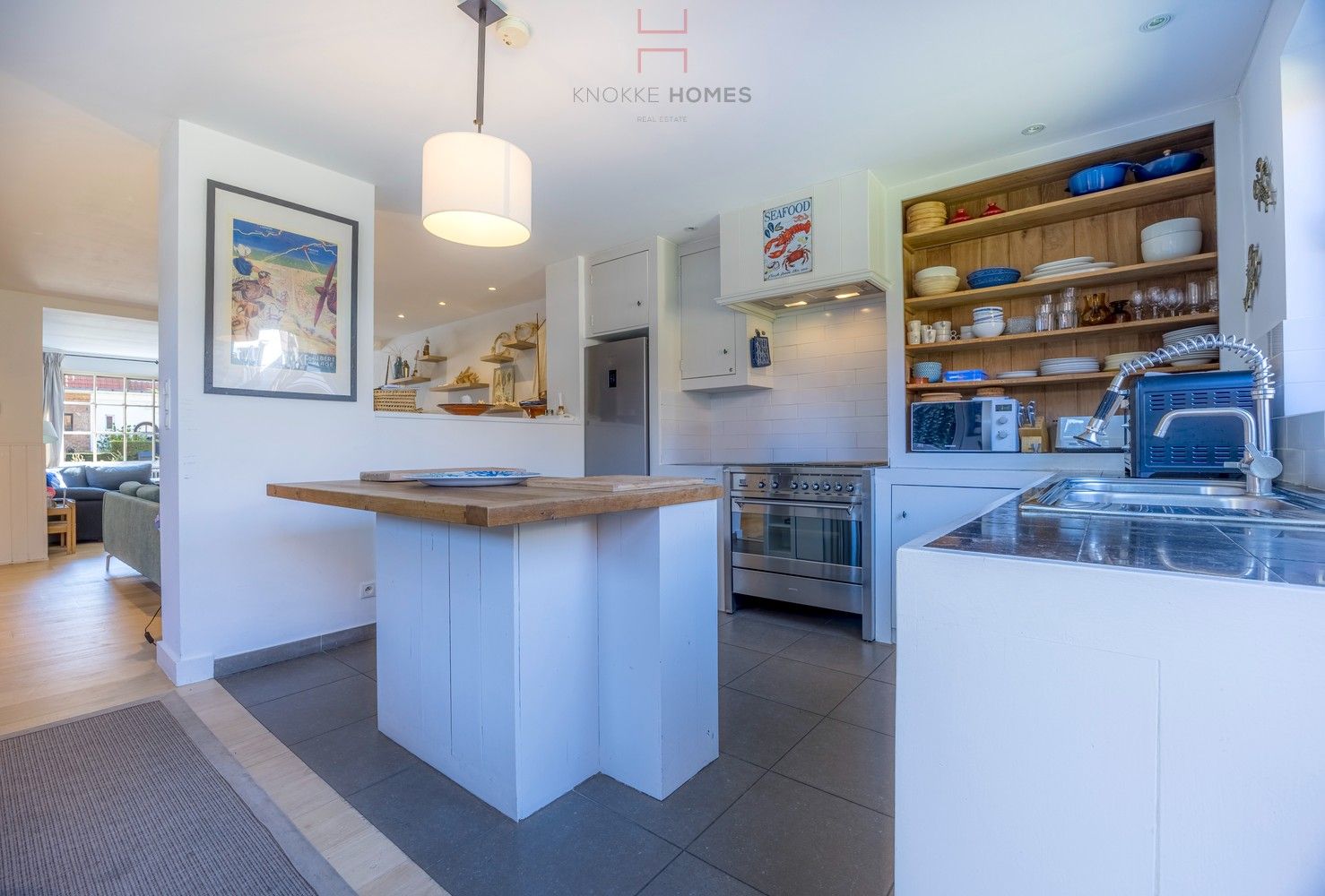 Instapklare halfopen woning in Oud-Knokke met 3 slaapkamers en private parkeerplaats voor twee wagens foto 11