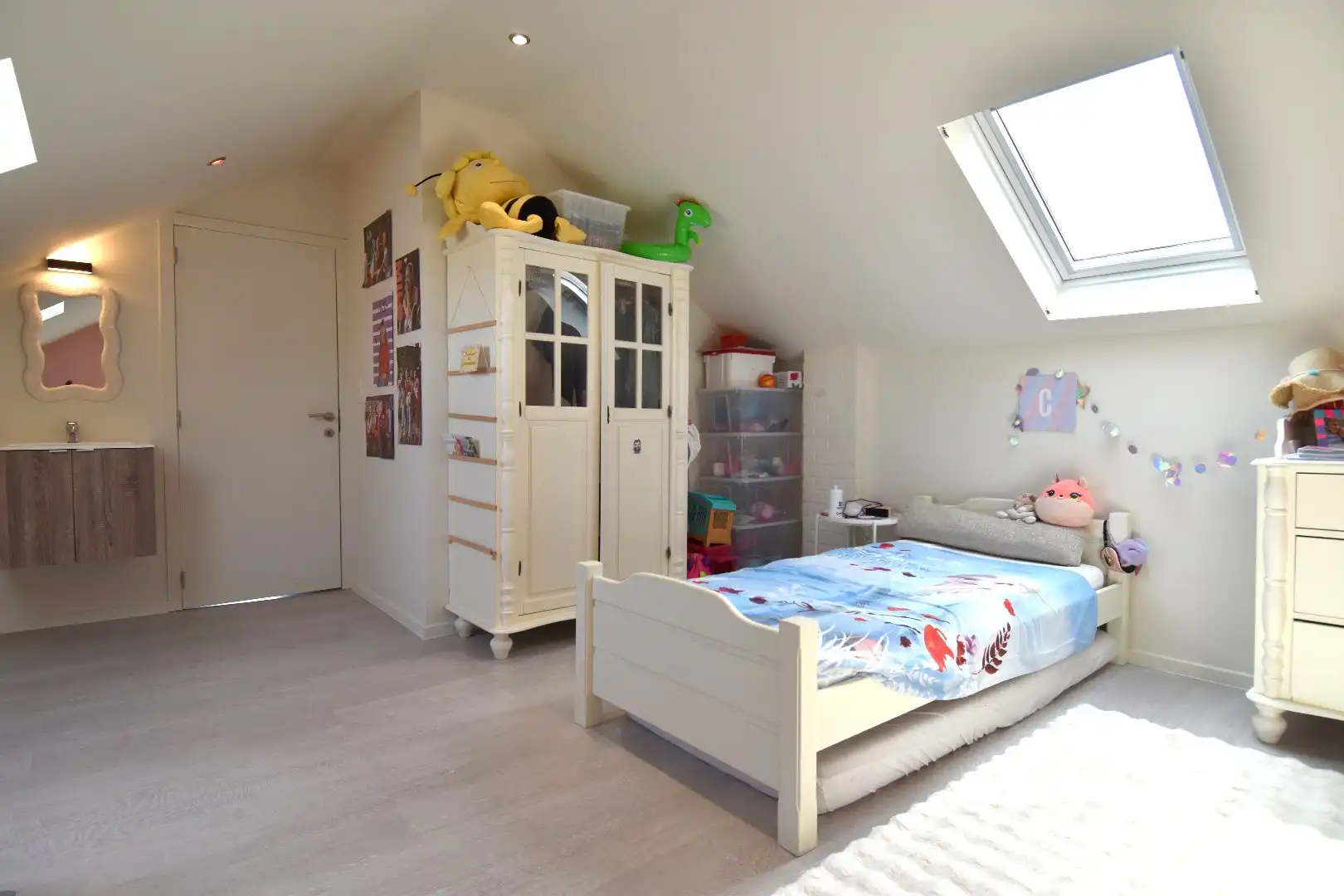 Instapklare woning met 3 slaapkamers, garage en zonnige tuin te koop in Wevelgem foto 16