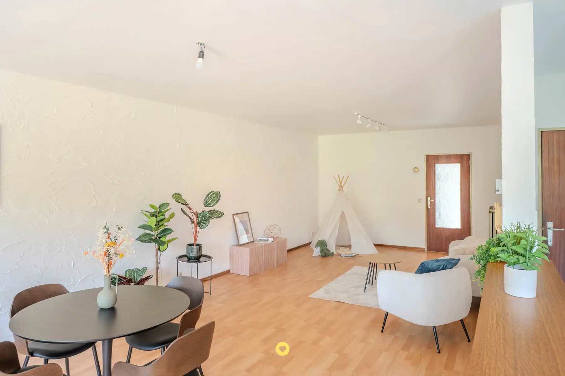 Op te frissen woning met 3 SLK's & zolder met potentieel foto 3