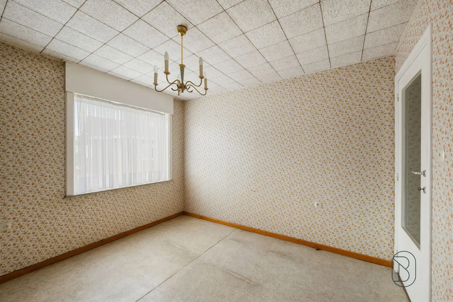 Te renoveren woning met 9 slpk, garage en tuin in Deerlijk foto 17