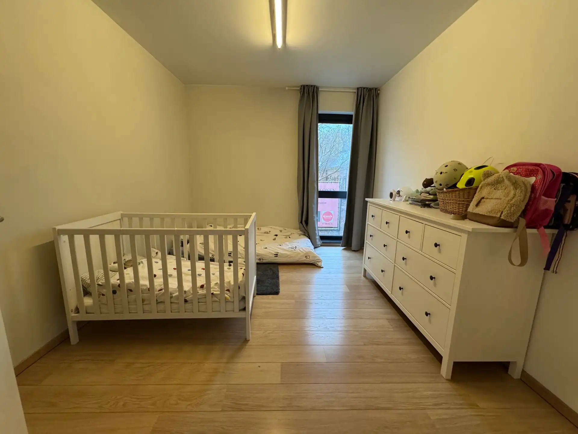 Ruim 3 slpk appartement met terras en zicht op groen in hartje Bornem foto 3