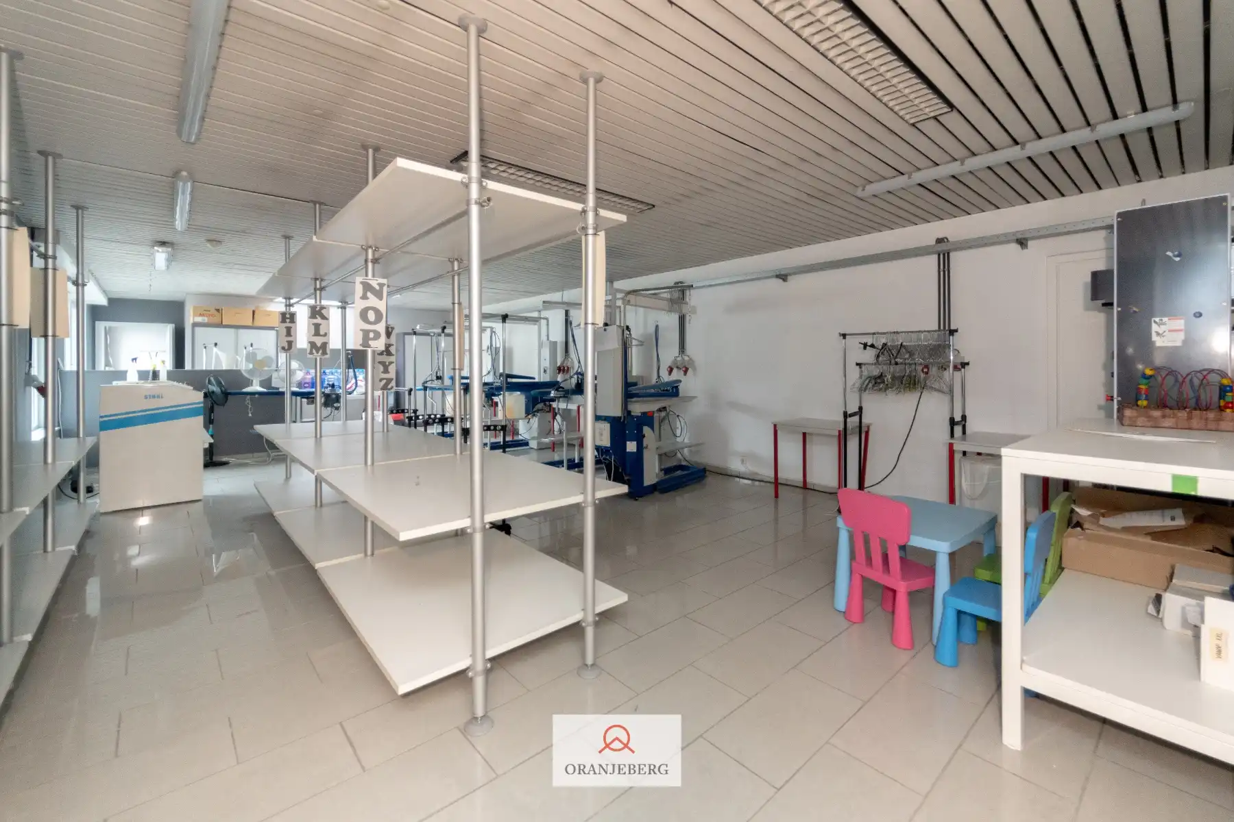 Energiezuinig handelspand op commerciële ligging foto 22