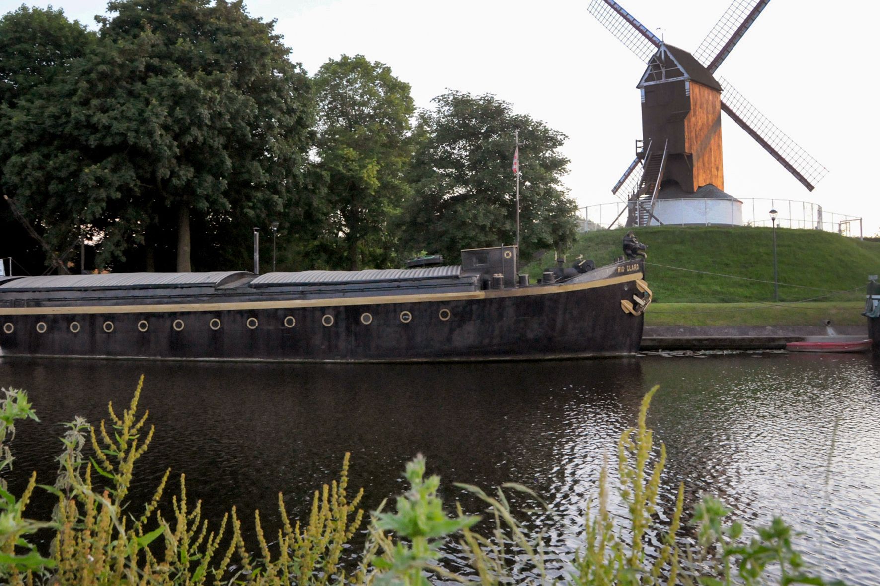   in centrum Brugge SCHIP TE KOOP foto 6