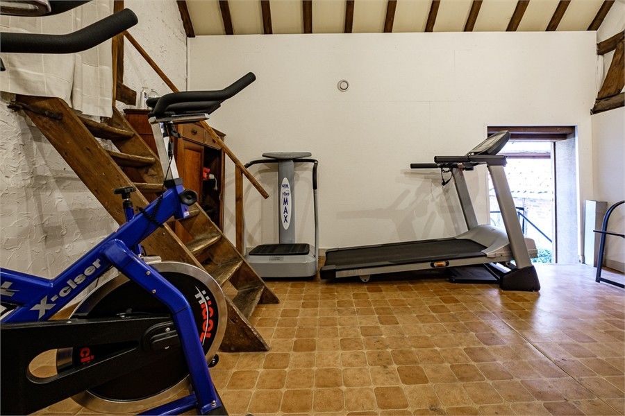 PRACHTIGE GERENOVEERDE HOEVE MET 2 WOONGELEGENHEDEN OP TOPLOCATIE foto 41
