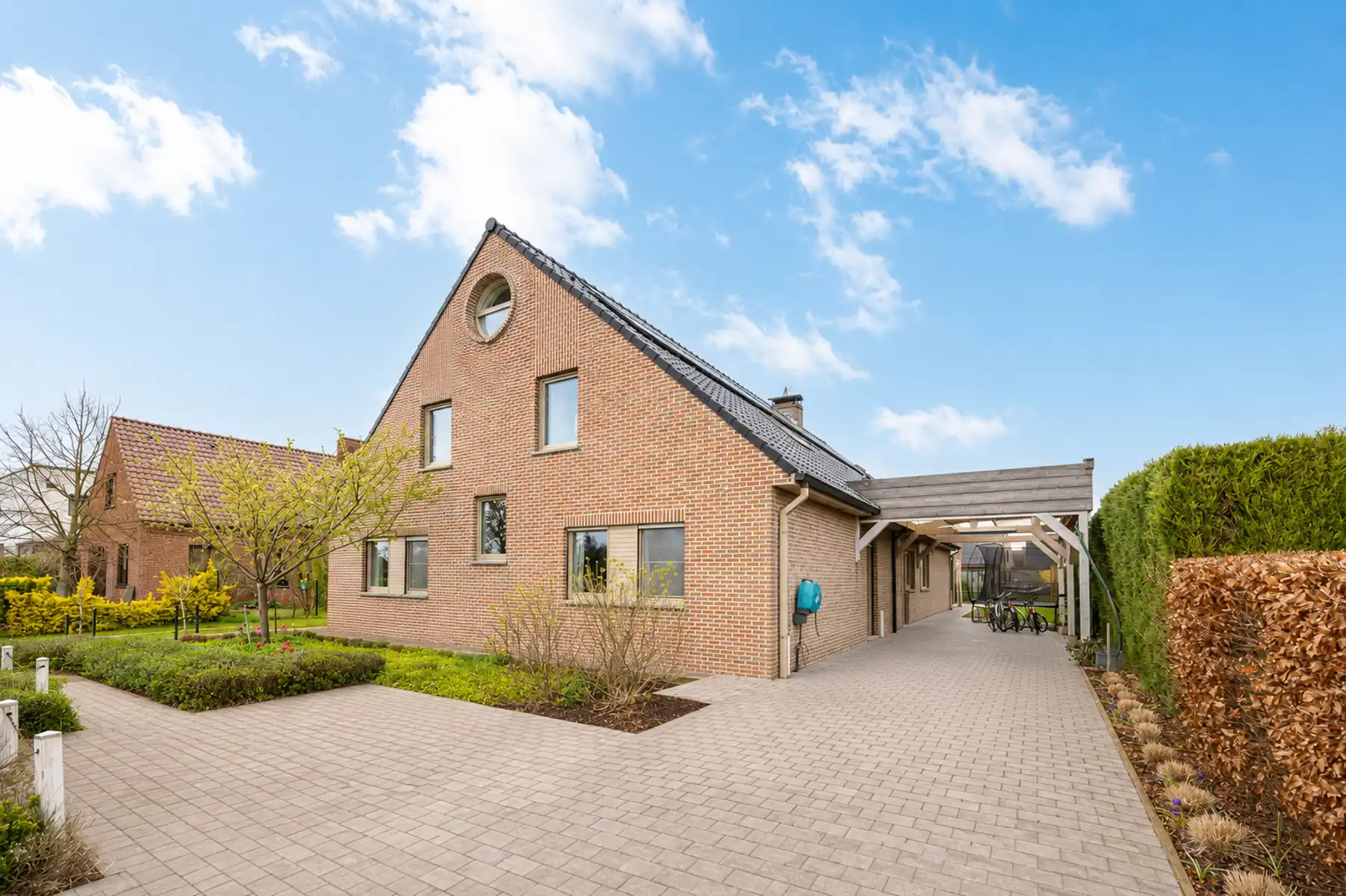 Instapklare gezinswoning met 7 slpk en tal van mogelijkheden foto 22