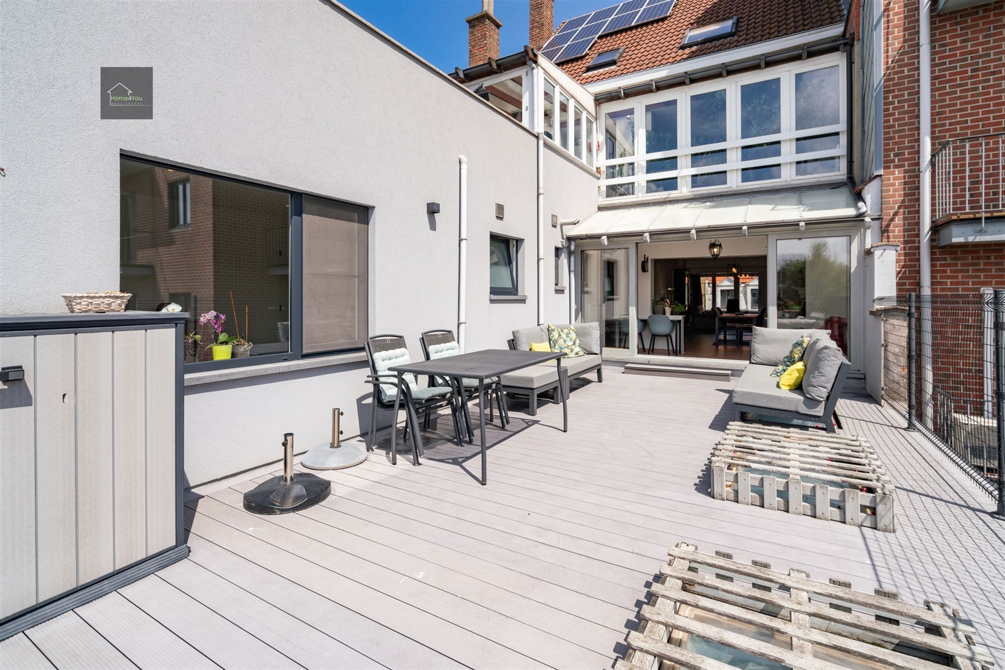 Ruim instapklaar appartement met groot Zuid-gericht terras! foto 8