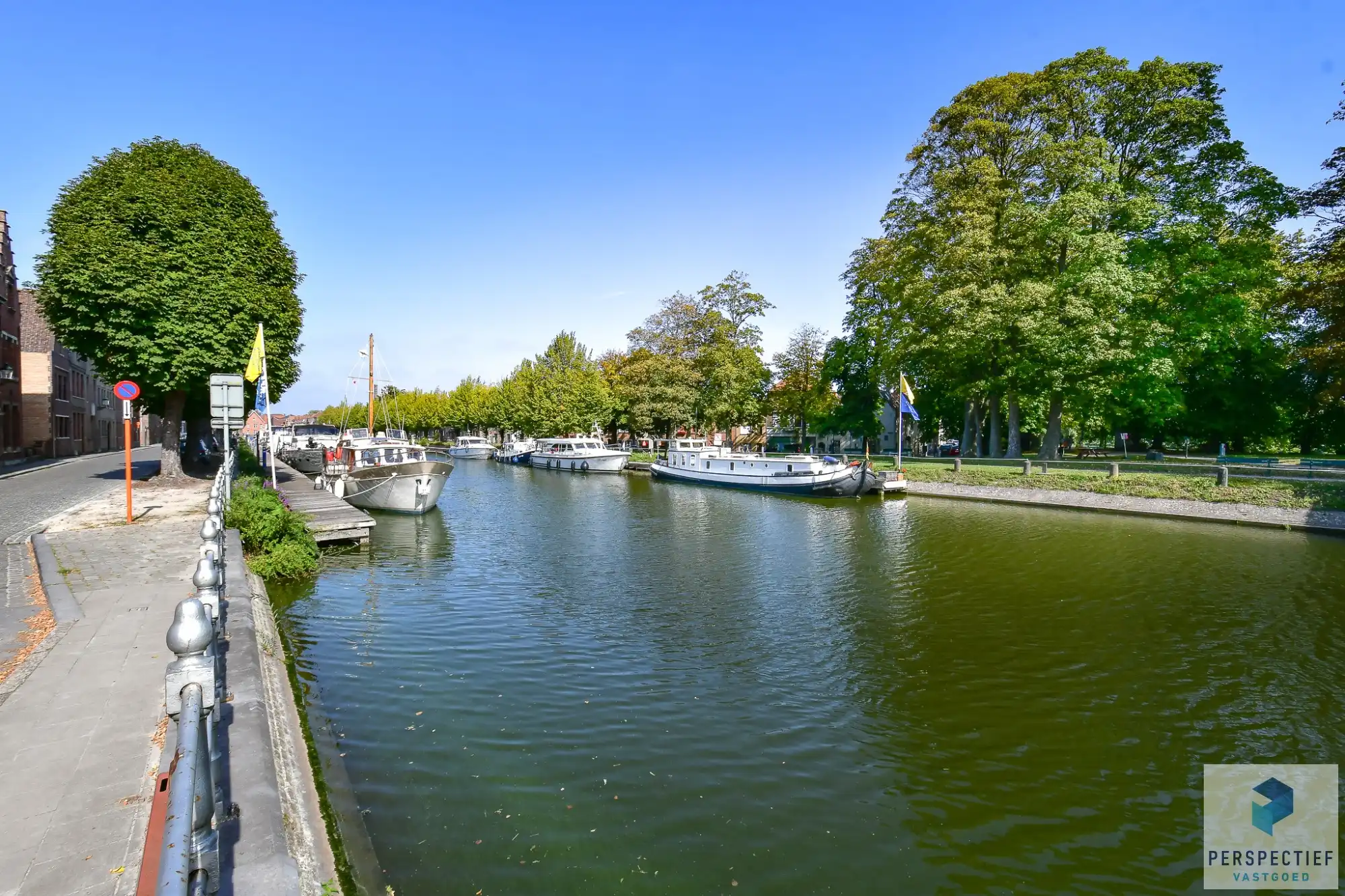 BEZOEKMOMENT VRIJDAG 13/02 VAN 16U30 TOT 18U | Hoogwaardig gerenoveerde stadswoning met prachtig zicht op de Coupure haven foto 4