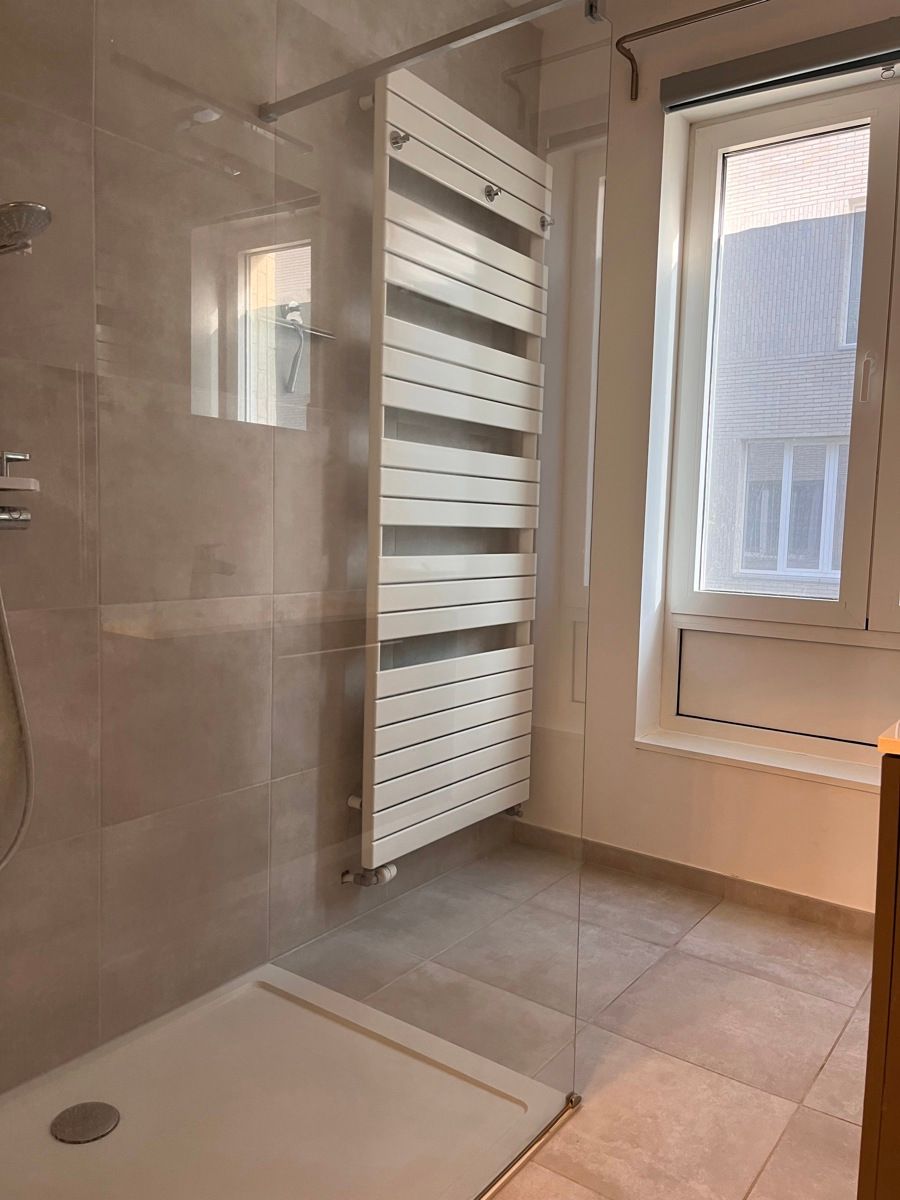 Gelijkvloers appartement te huur + garage foto 8
