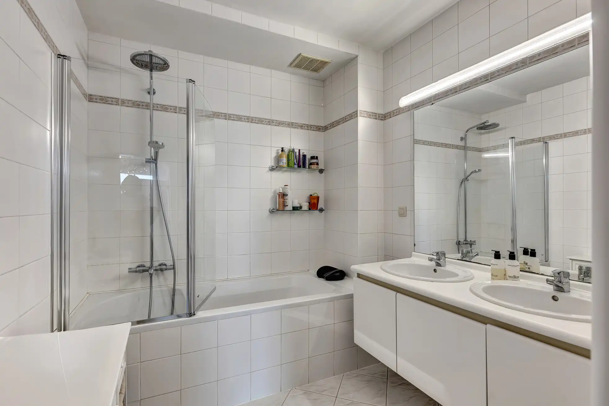 Gerenoveerde woning met 4 slpks op strategische locatie! foto 15
