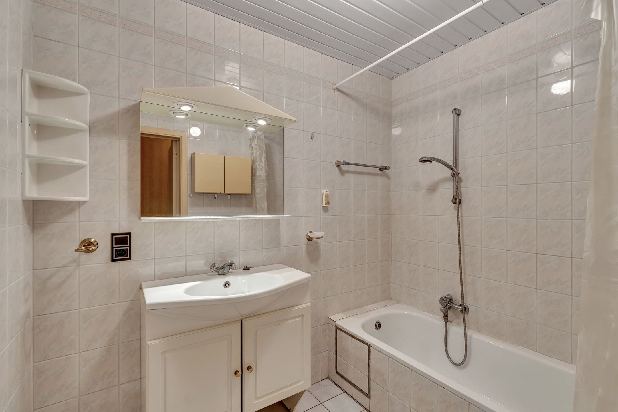 Ruime woning op wandelafstand strand Oostduinkerke foto 12