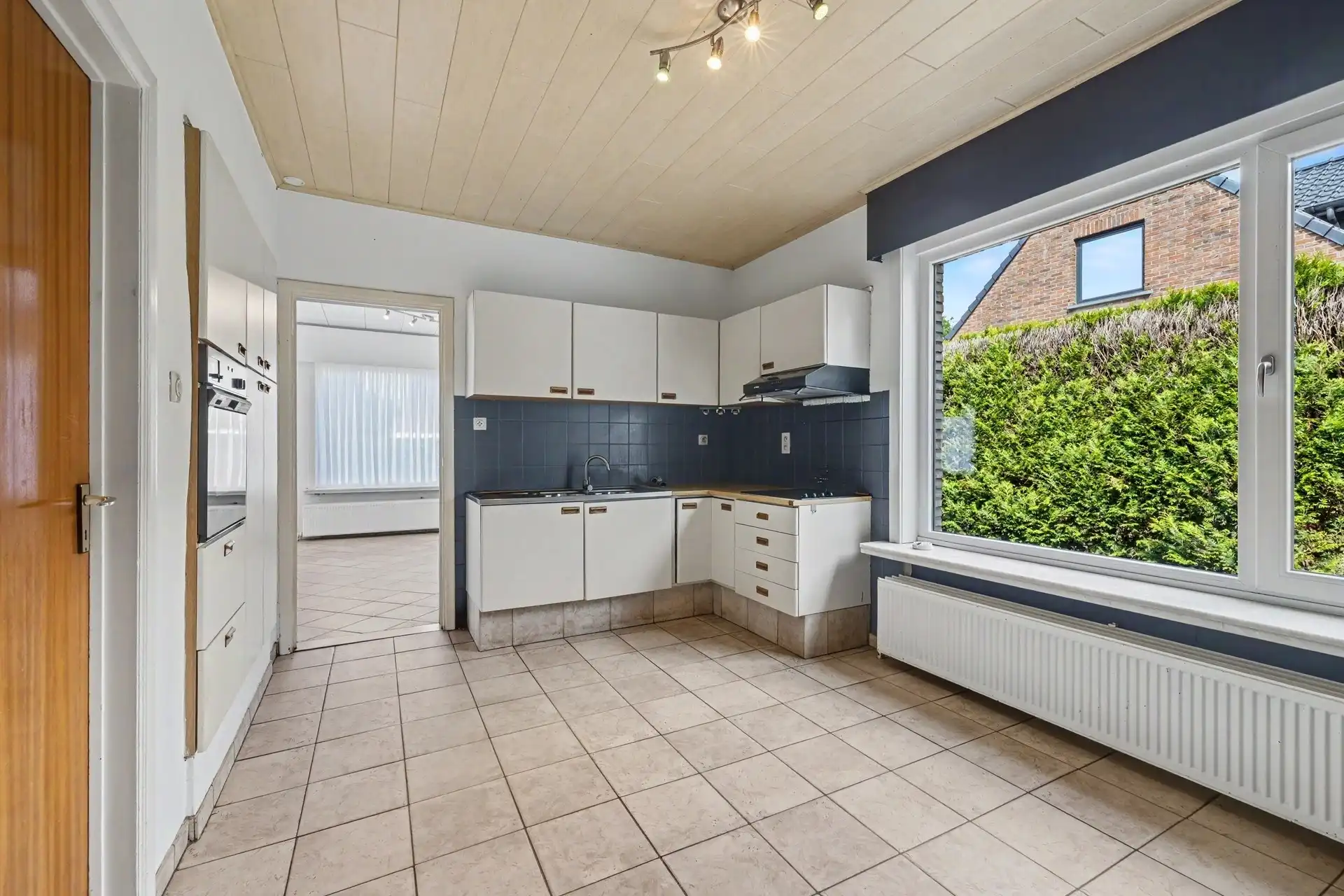 Uitstekend gelegen open bebouwing type bungalow met prachtig uitzicht foto 5