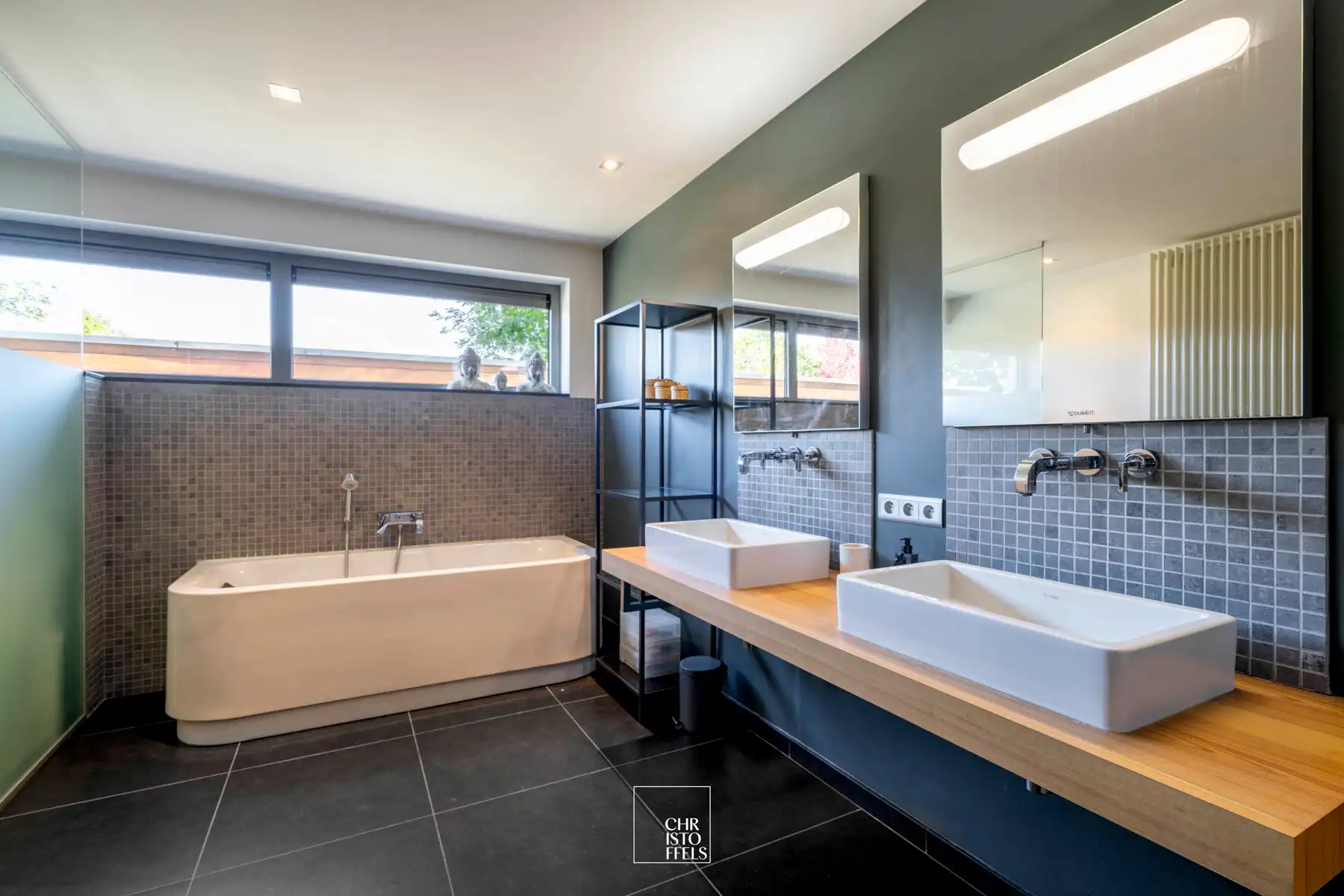 Moderne villa (374 m²) met zwembad en poolhouse op perceel van 1.039 m² foto 15