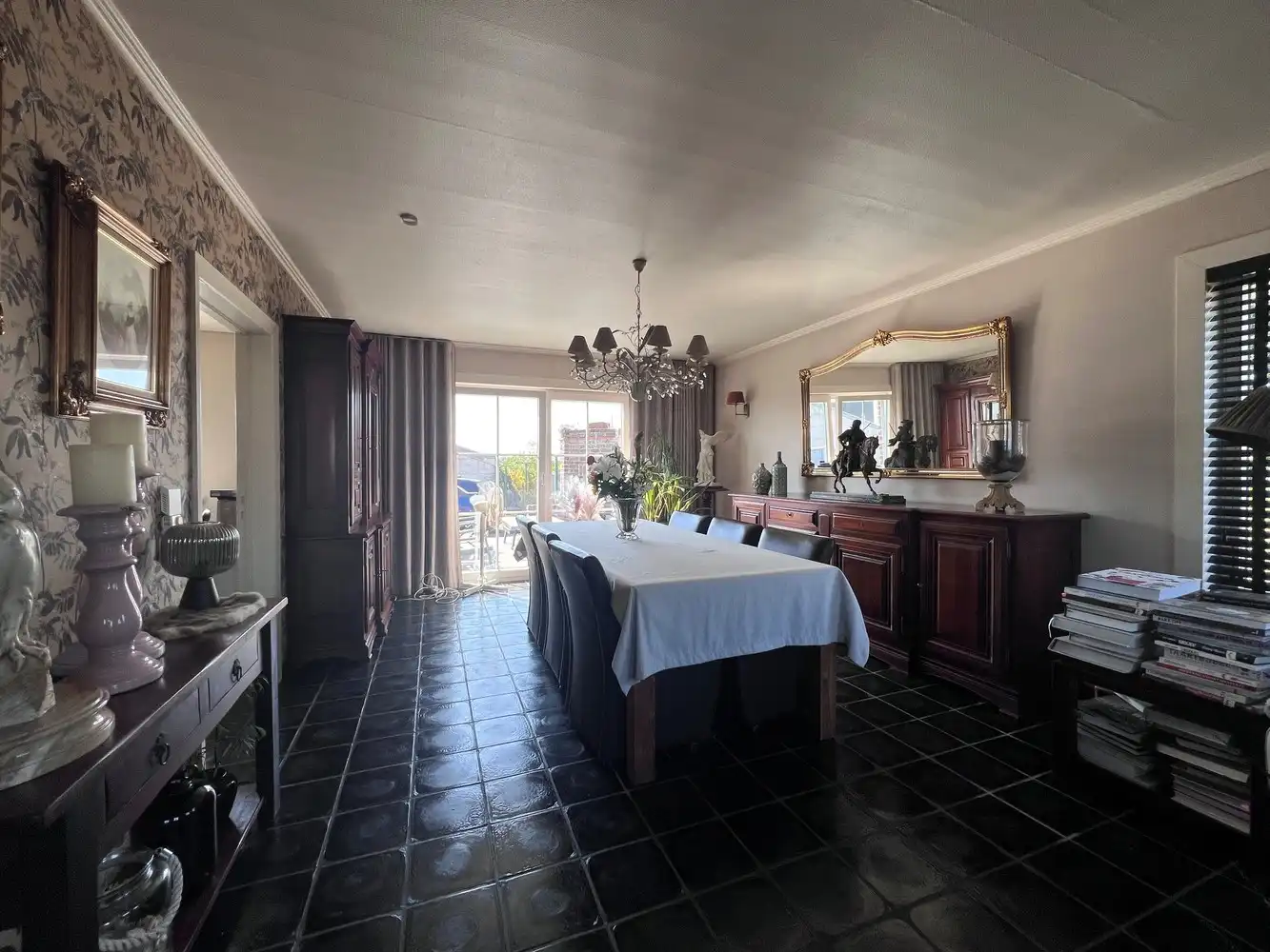 Ruime villa met 5 slaapkamers en loods foto 3