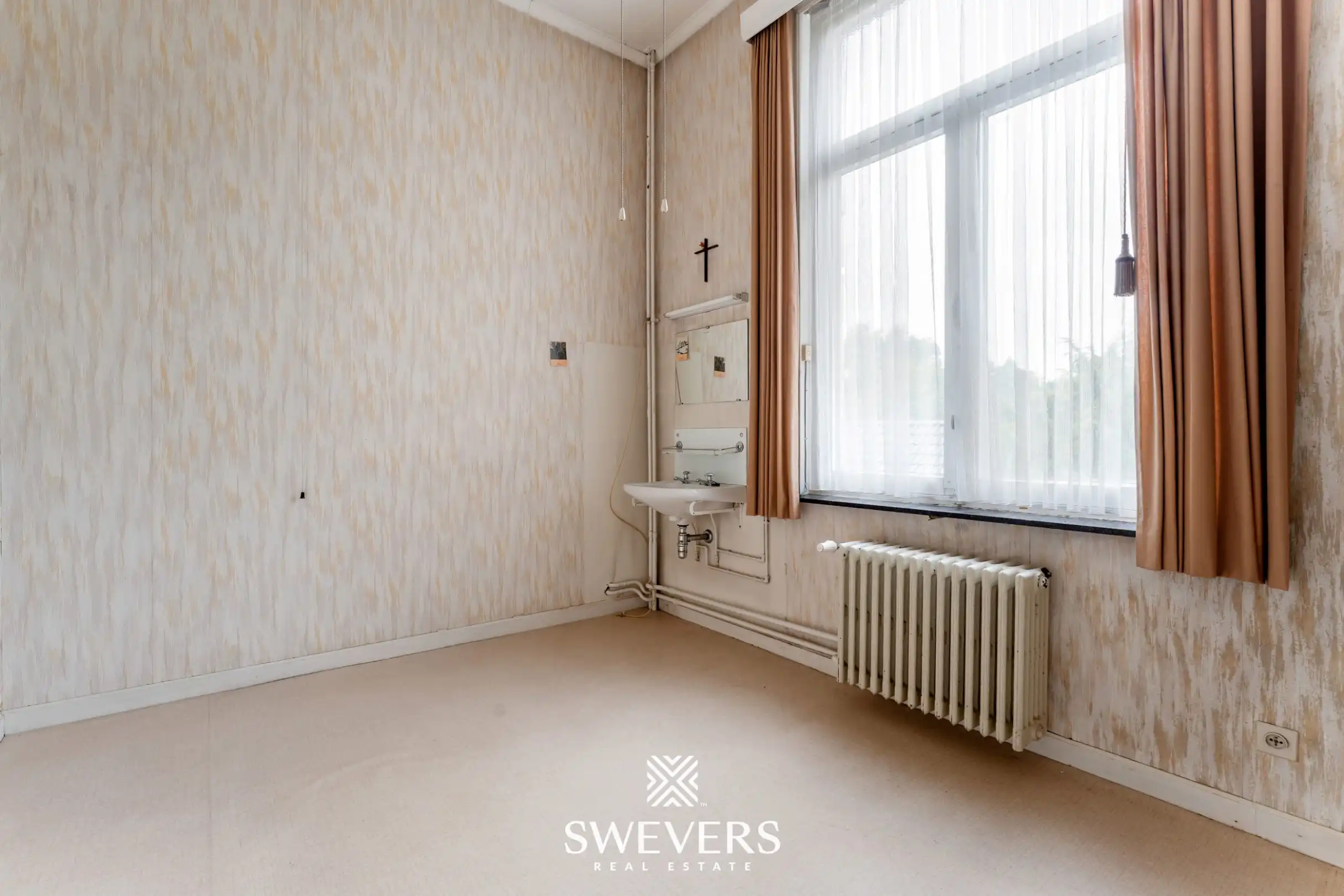 Karaktervolle herenwoning op knap perceel (20are) tegenover be-MINE foto 29